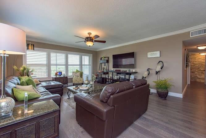 Country Club Towers - Residential