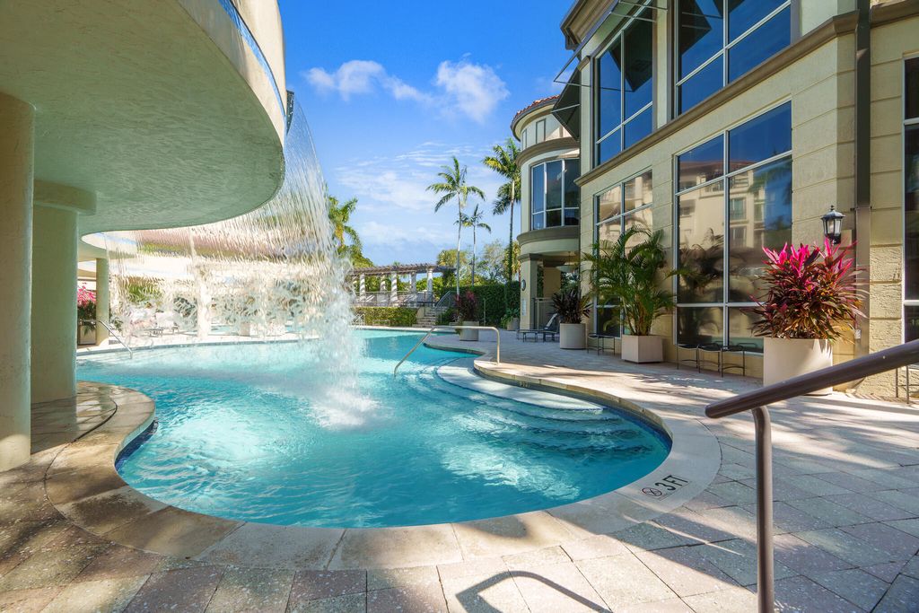 Photo of 2633 NE 14th Avenue #308, Wilton Manors, FL 33334 (MLS # B26002022)