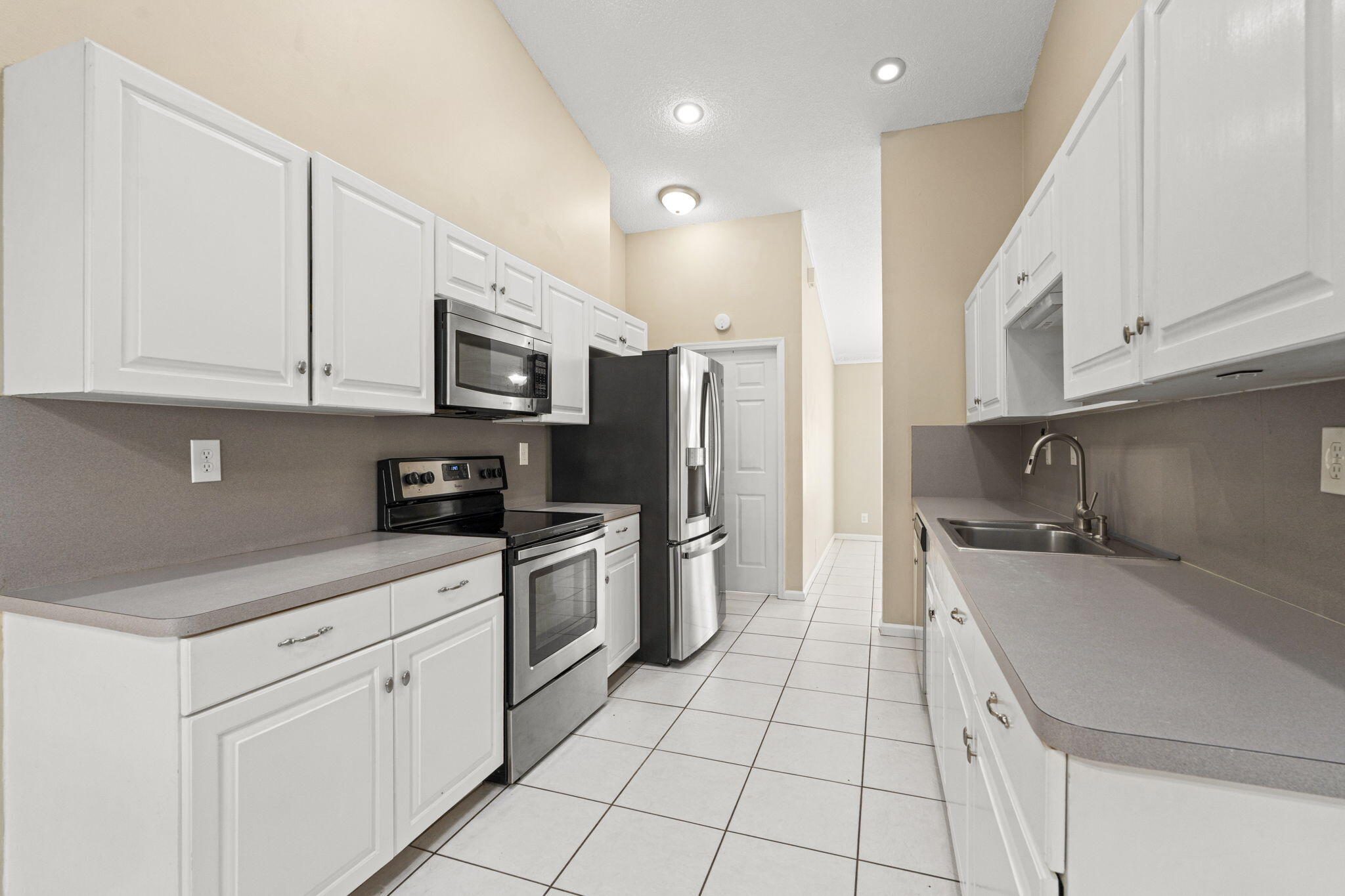 SUGAR POND MANOR OF WELLINGTON - Residential