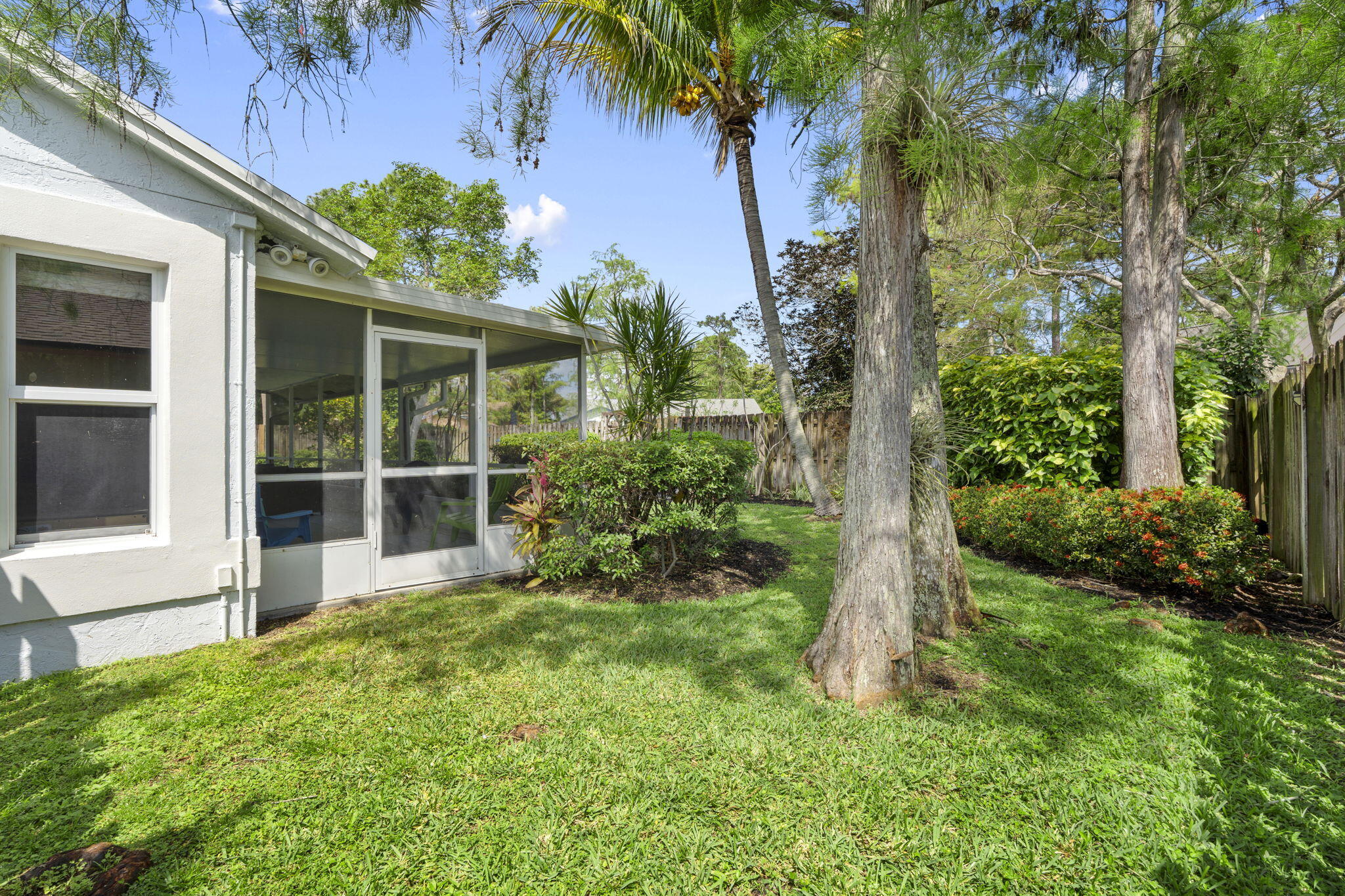 SUGAR POND MANOR OF WELLINGTON - Residential