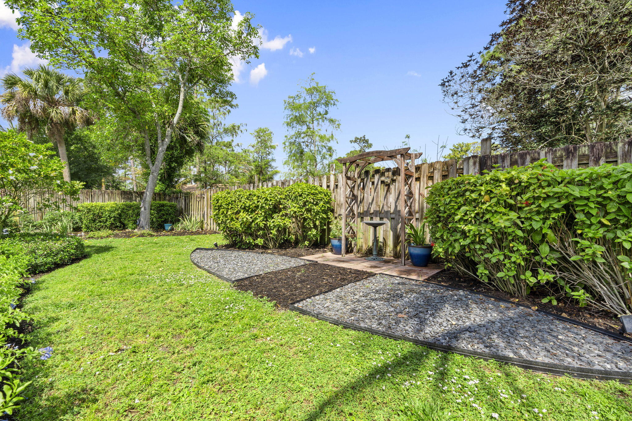 SUGAR POND MANOR OF WELLINGTON - Residential