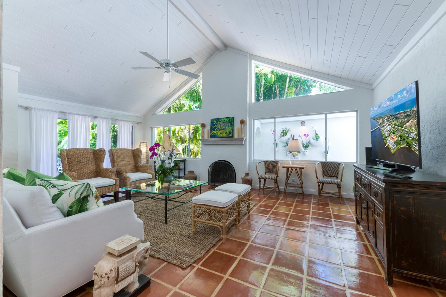 MANANA ESTATES - Residential Lease