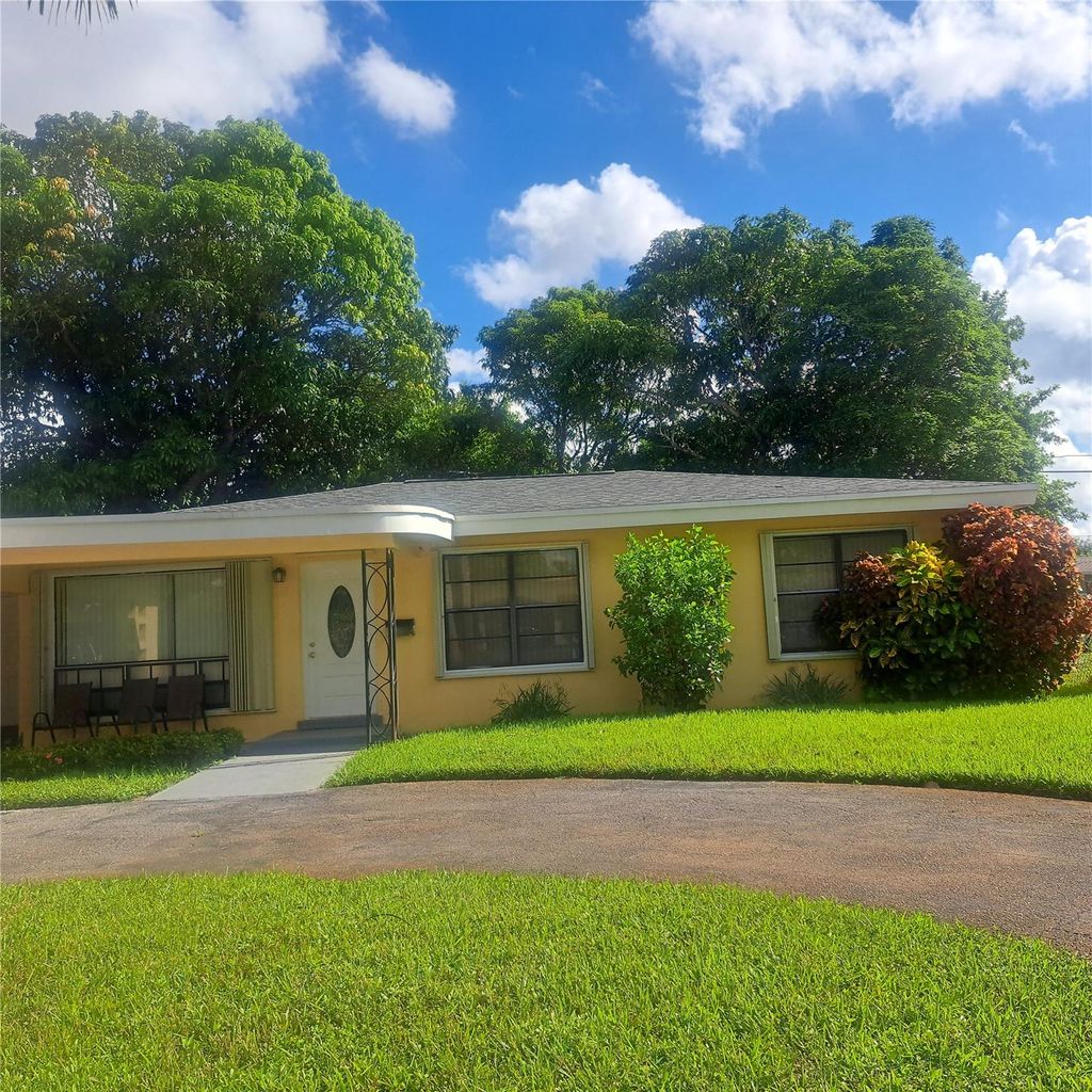 Photo of 880 Wyoming Avenue, Fort Lauderdale, FL 33312 (MLS # F10526769)