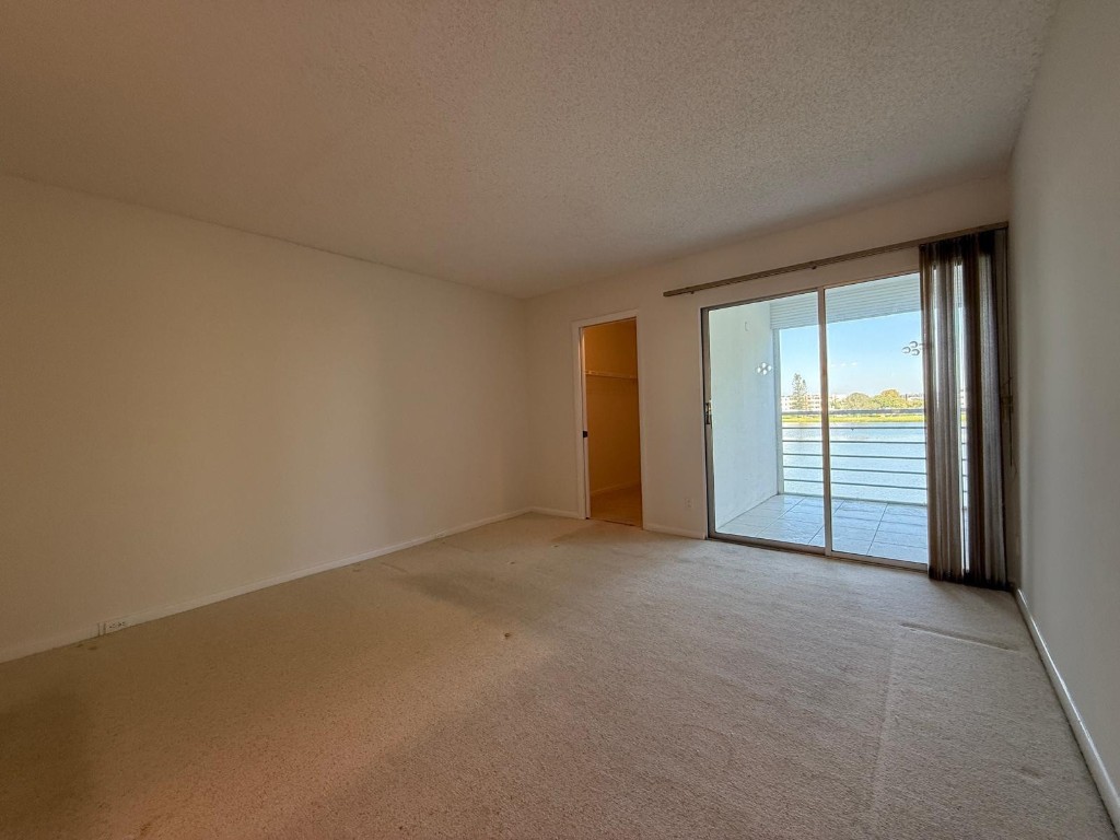 AINSLIE AT CENTURY VILLAG - Residential