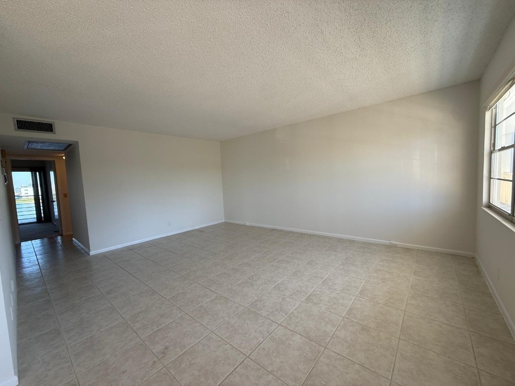 AINSLIE AT CENTURY VILLAG - Residential