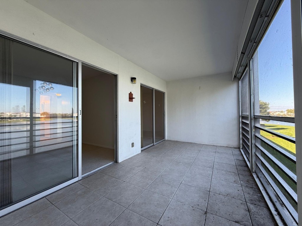 AINSLIE AT CENTURY VILLAG - Residential