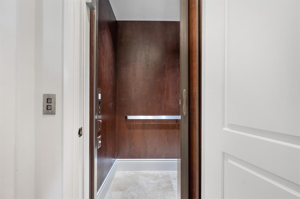 TROPIC ISLE 2ND SEC - Residential