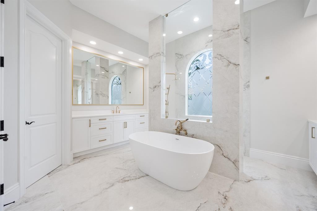 TROPIC ISLE 2ND SEC - Residential