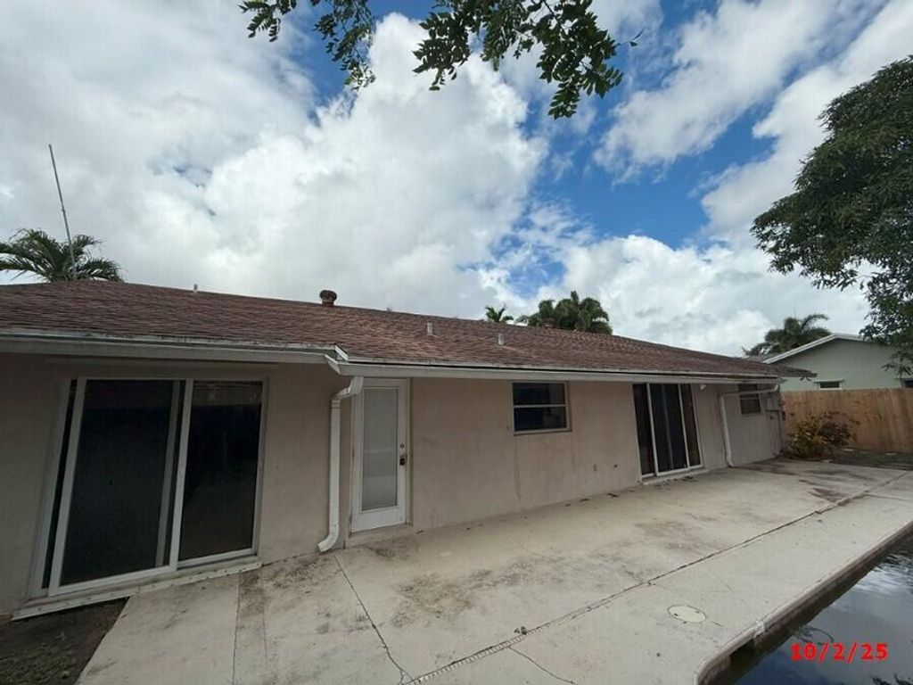 Photo of 5340 Guildcrest Street, Lake Worth, FL 33463 (MLS # R11132618)