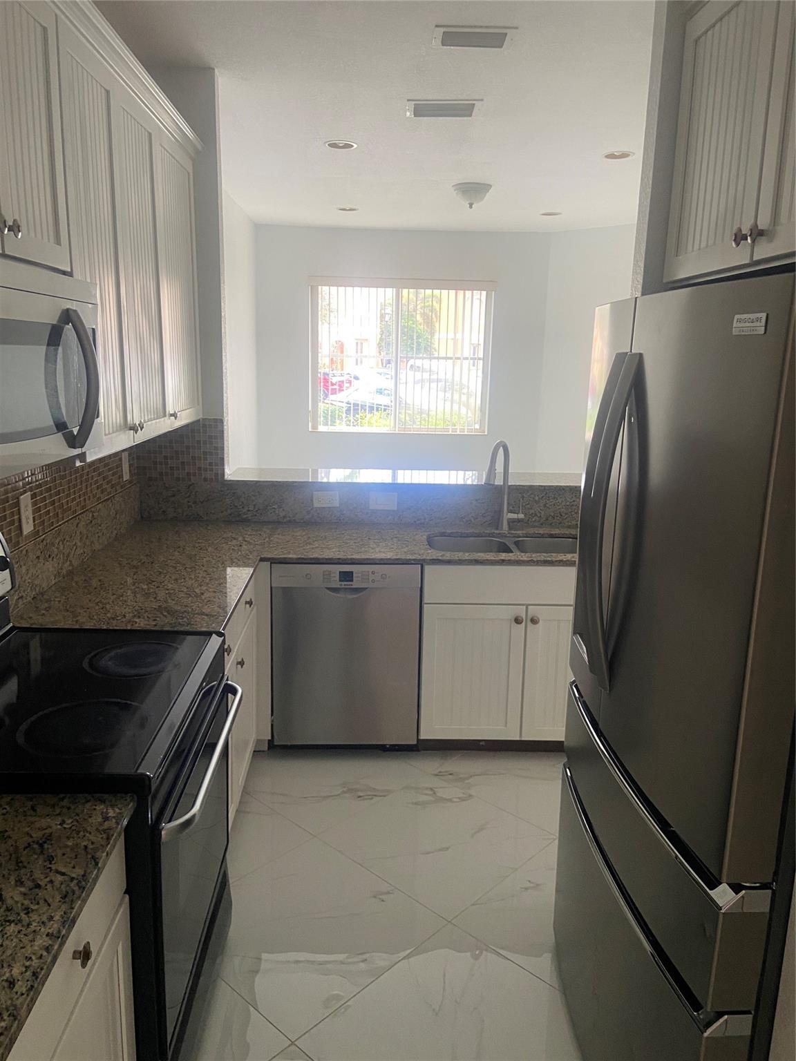 VILLAGE WALK CONDO - Residential Lease