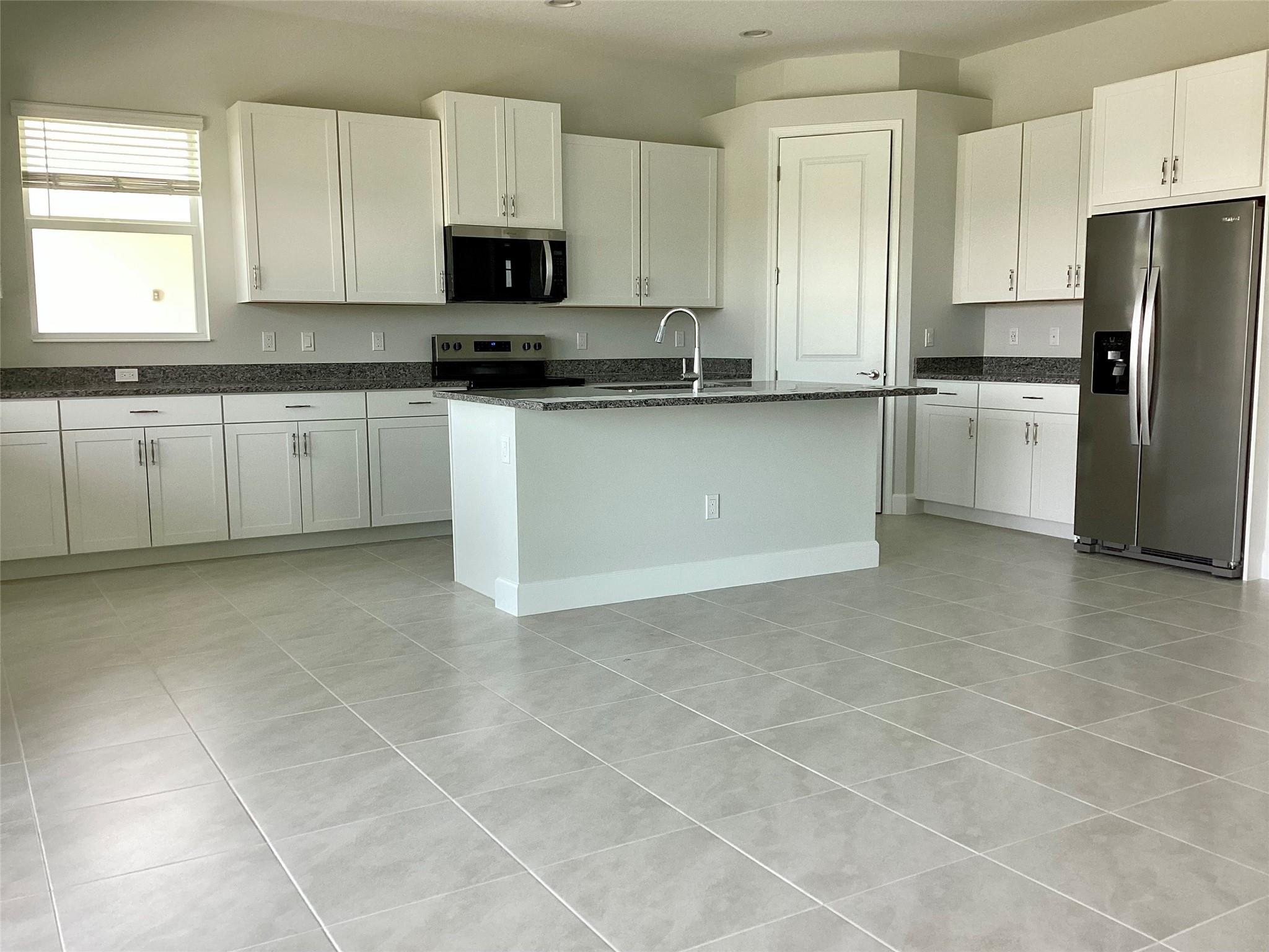 14046 Spruce Pine