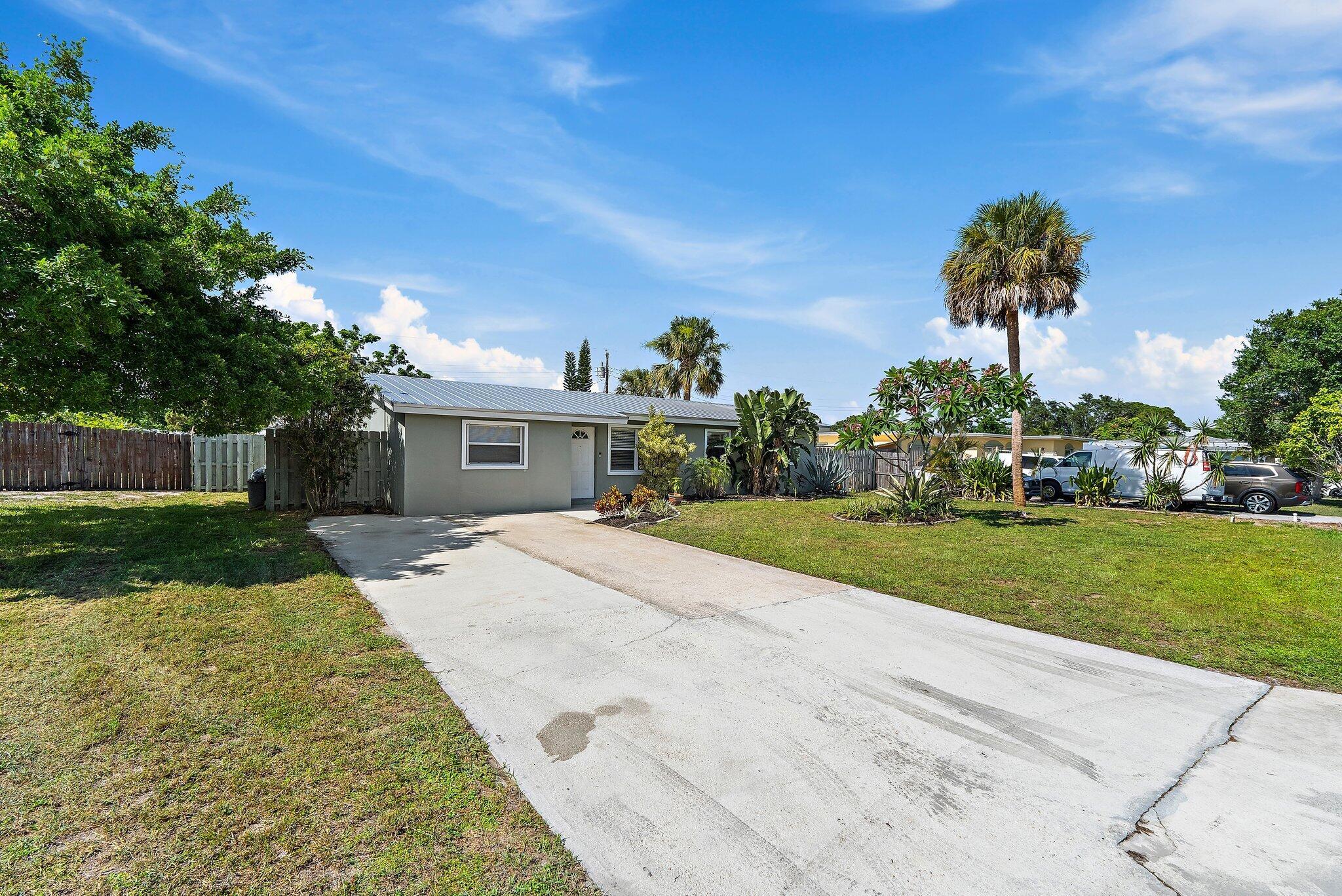 1157 NW 14th Terrace, Stuart, FL, 34994/$399,900 3 1157 NW 14th Terrace