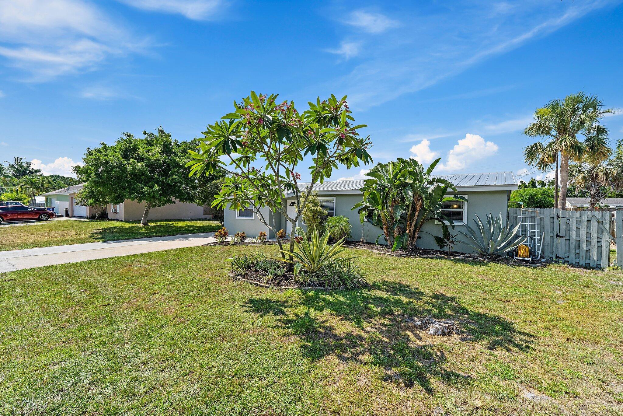 1157 NW 14th Terrace, Stuart, FL, 34994/$399,900 4 1157 NW 14th Terrace