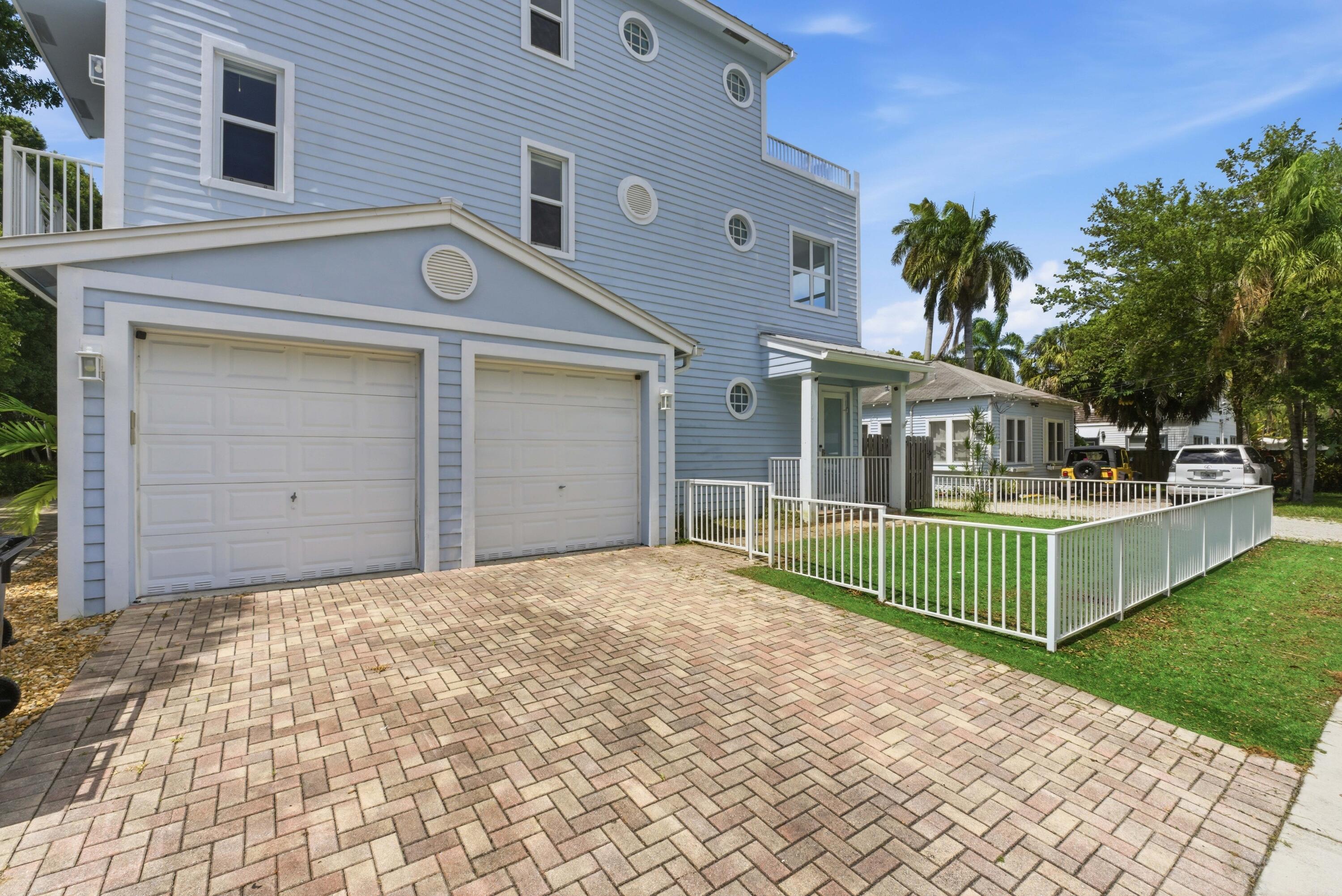 WAVERLY PLACE - Residential