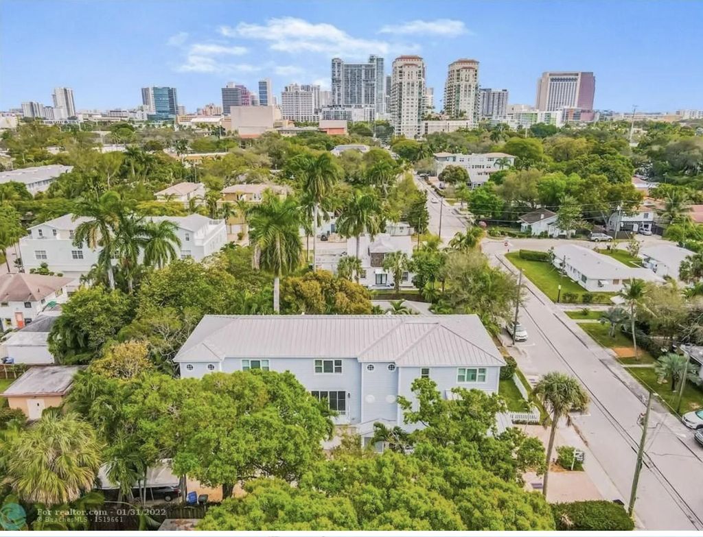 Photo of 915 W Las Olas Boulevard #915, Fort Lauderdale, FL 33312 (MLS # B26031893)