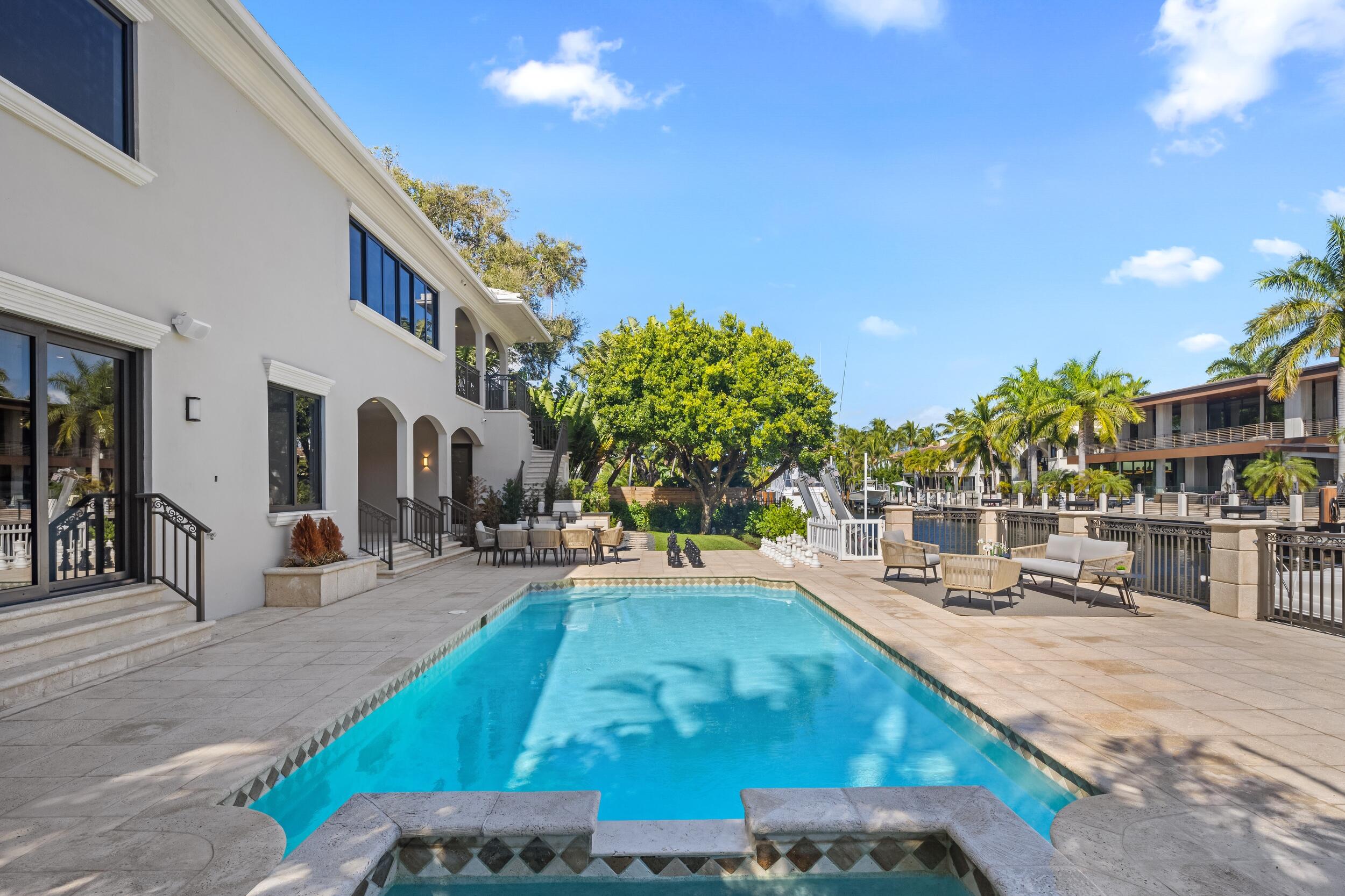 CORAL ISLES - Residential