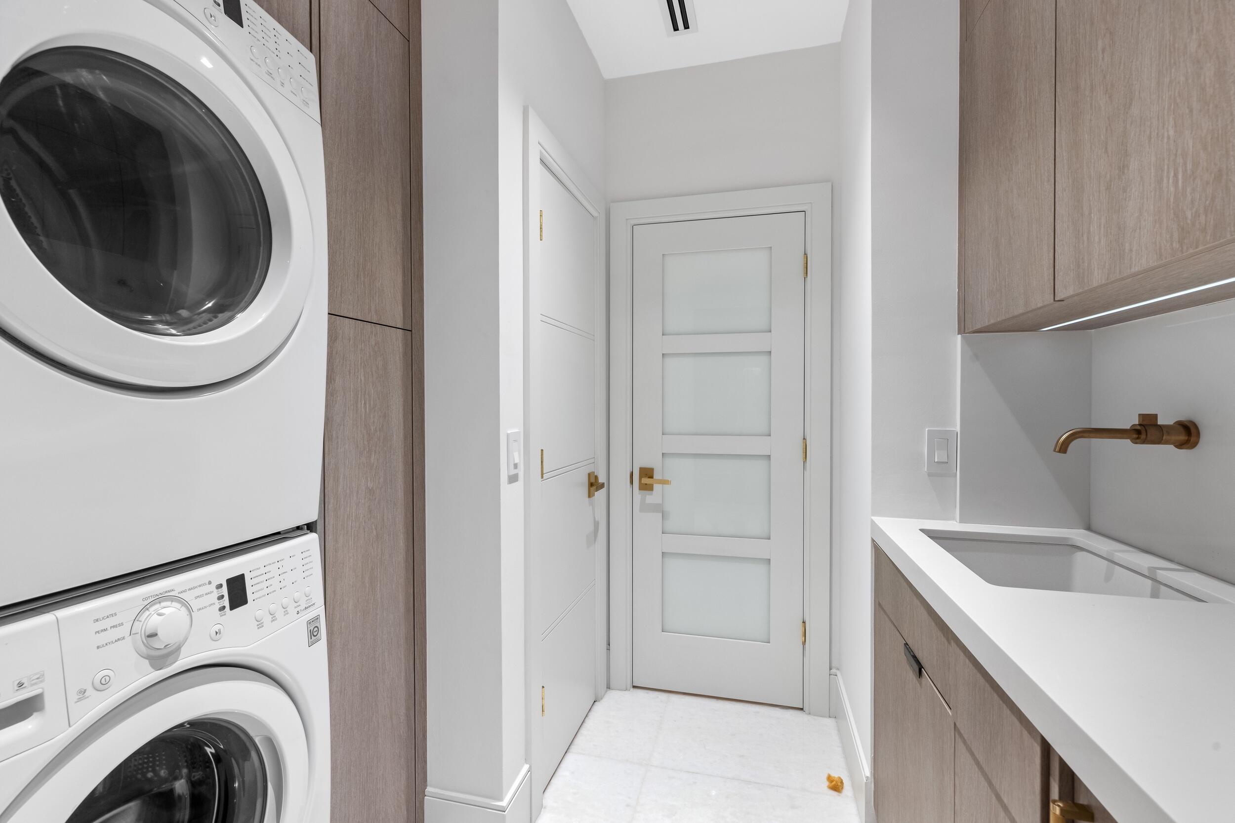 CORAL ISLES - Residential