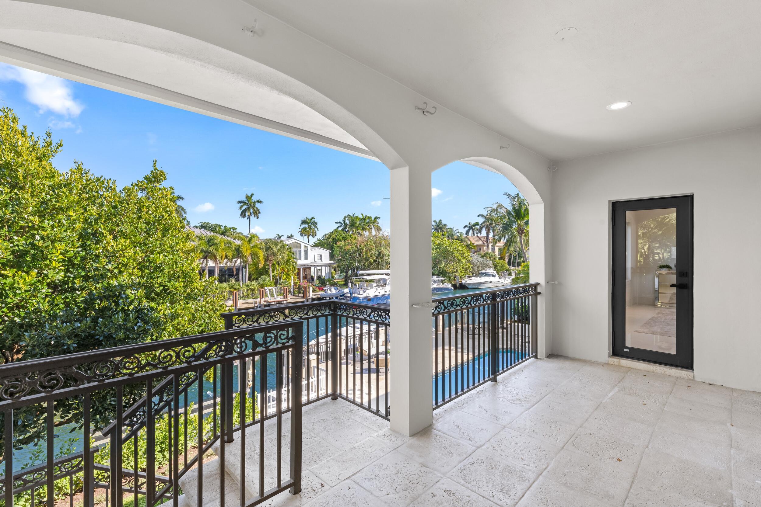 CORAL ISLES - Residential