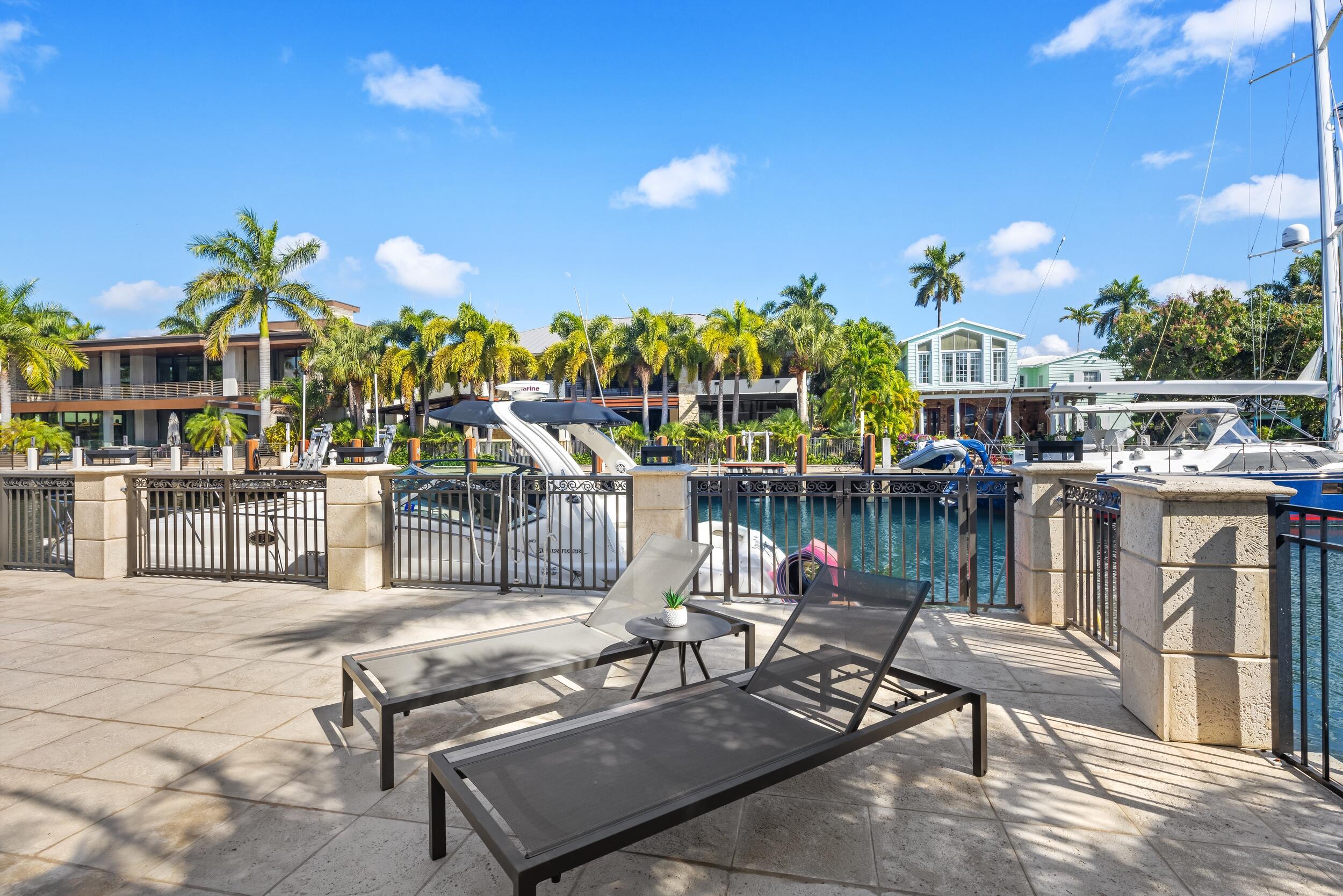 CORAL ISLES - Residential