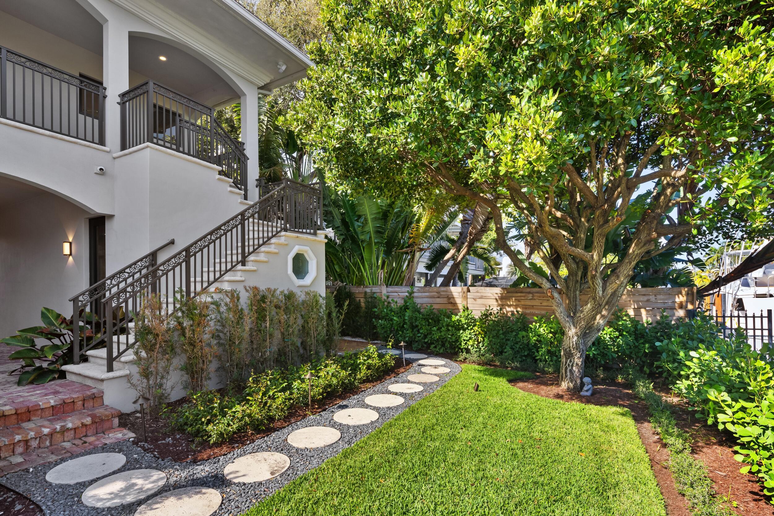 CORAL ISLES - Residential