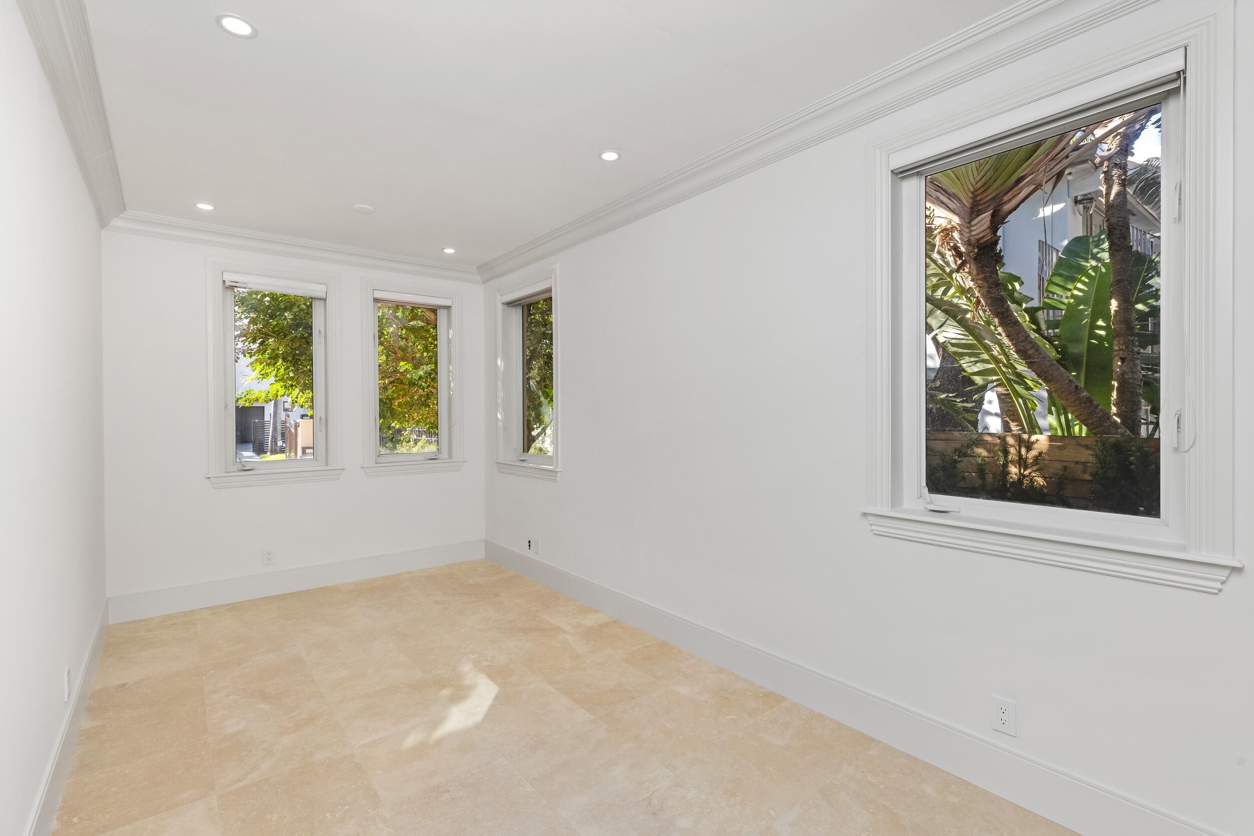 CORAL ISLES - Residential