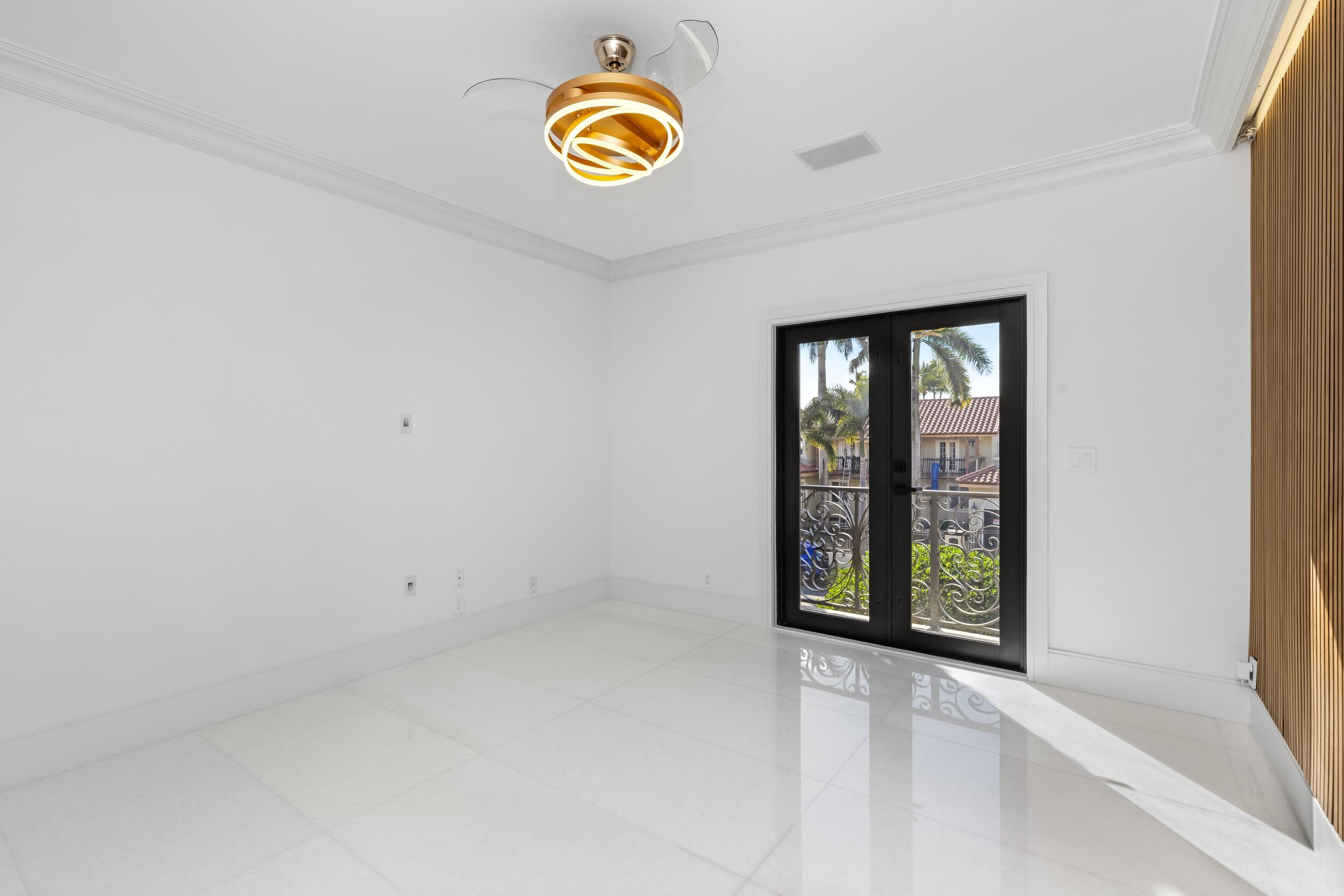 CORAL ISLES - Residential