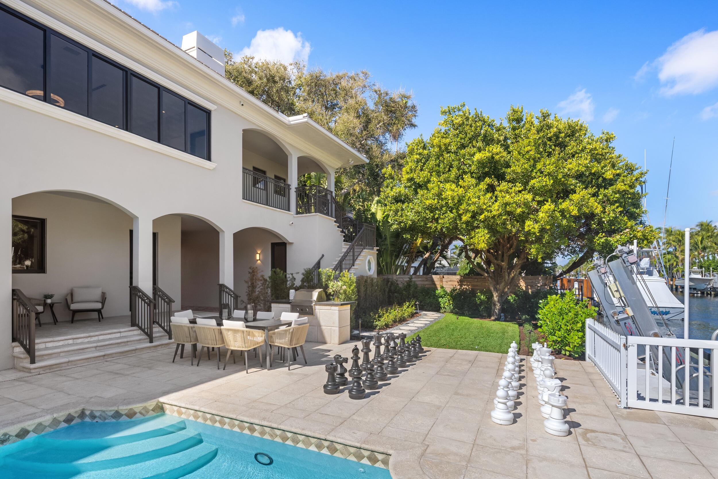 CORAL ISLES - Residential