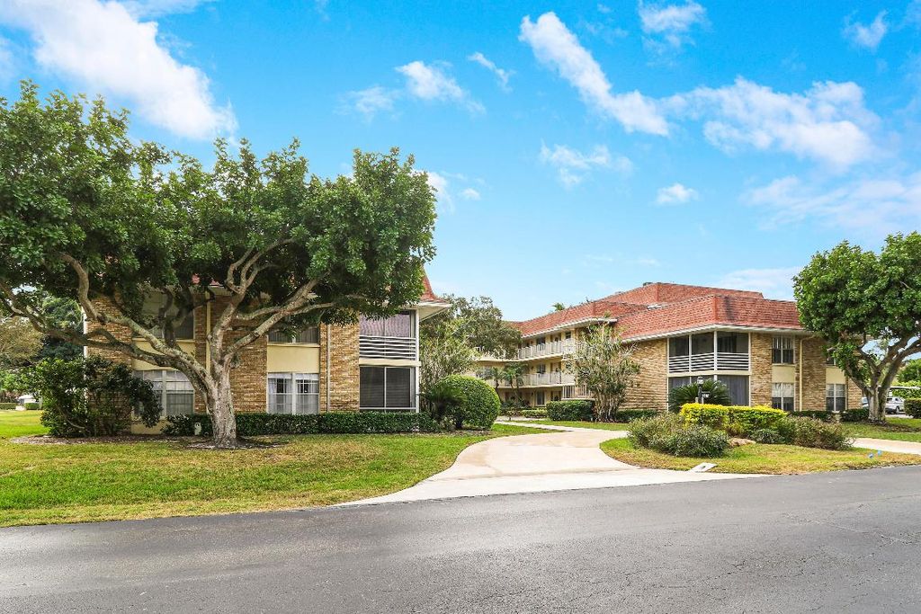 Photo of 5510 Tamberlane Circle #143, Palm Beach Gardens, FL 33418 (MLS # R11152043)