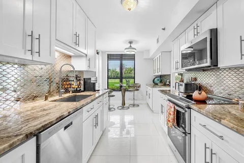 7578 Regency Lake Drive Unit 102, Boca Raton, FL 33433 - MLS#: R11014735