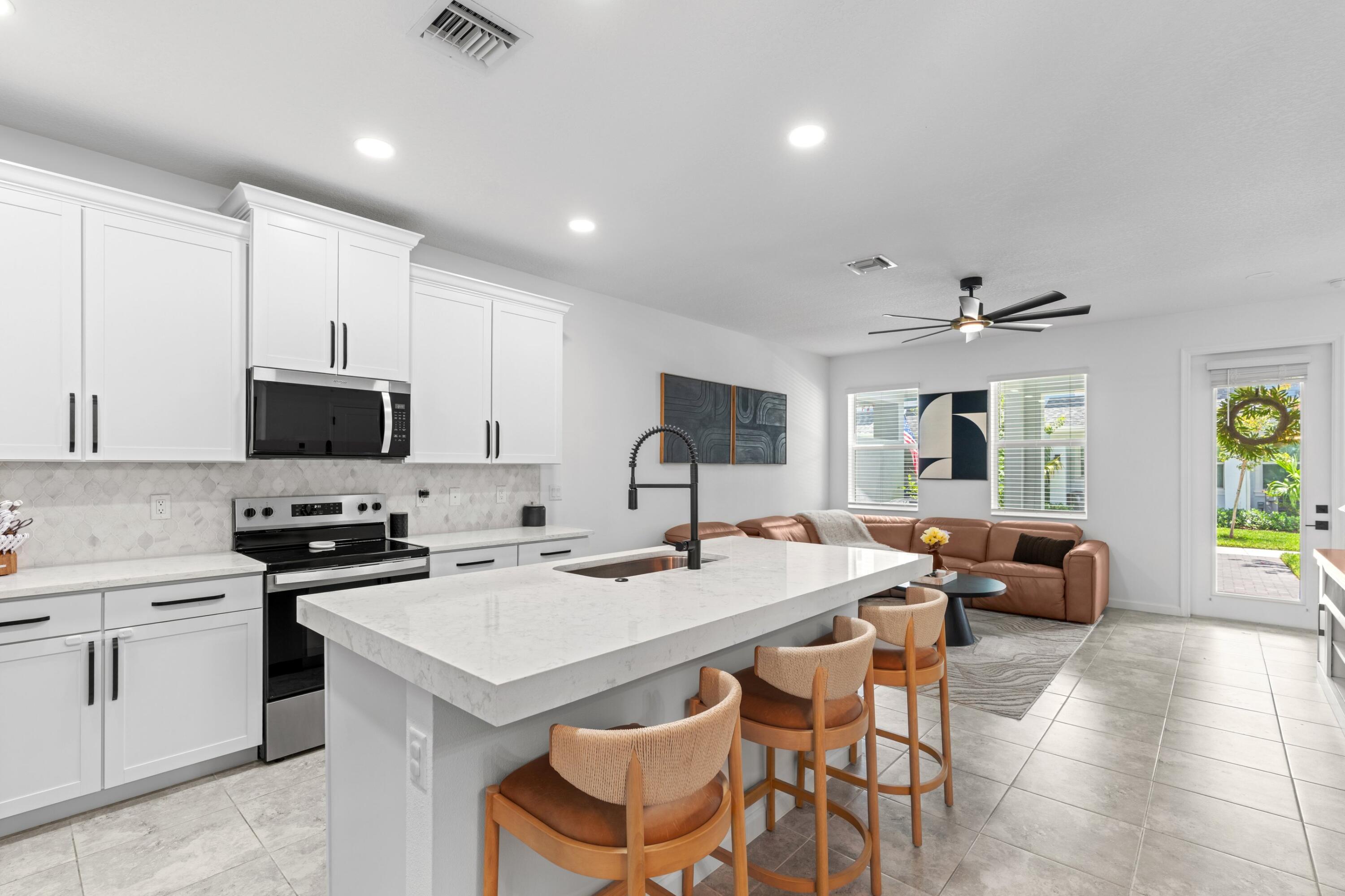 Properties 4147 S Longwood Lake Square