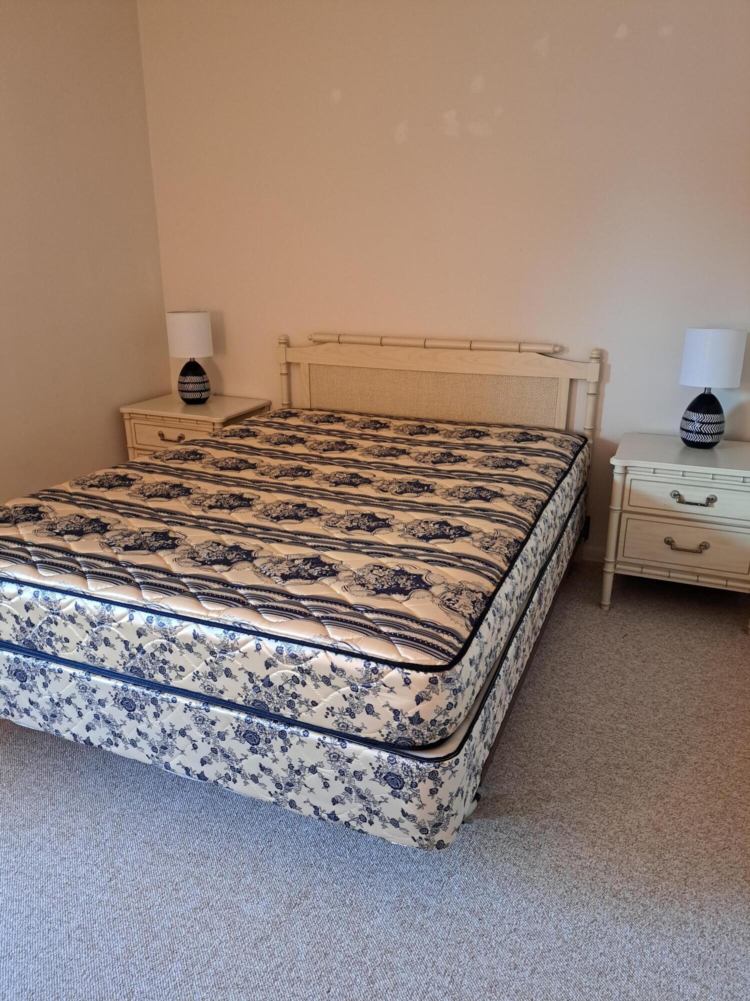 TWIN LAKES SOUTH & TOWN VILLAS CONDO - Residential Lease