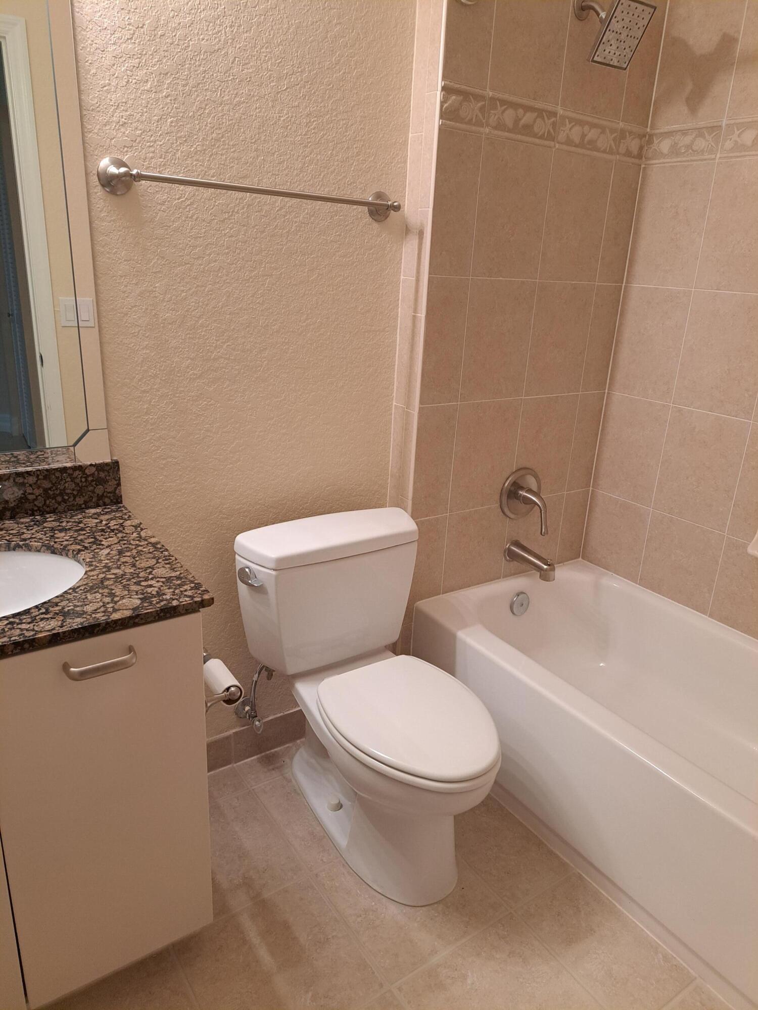 TWIN LAKES SOUTH & TOWN VILLAS CONDO - Residential Lease