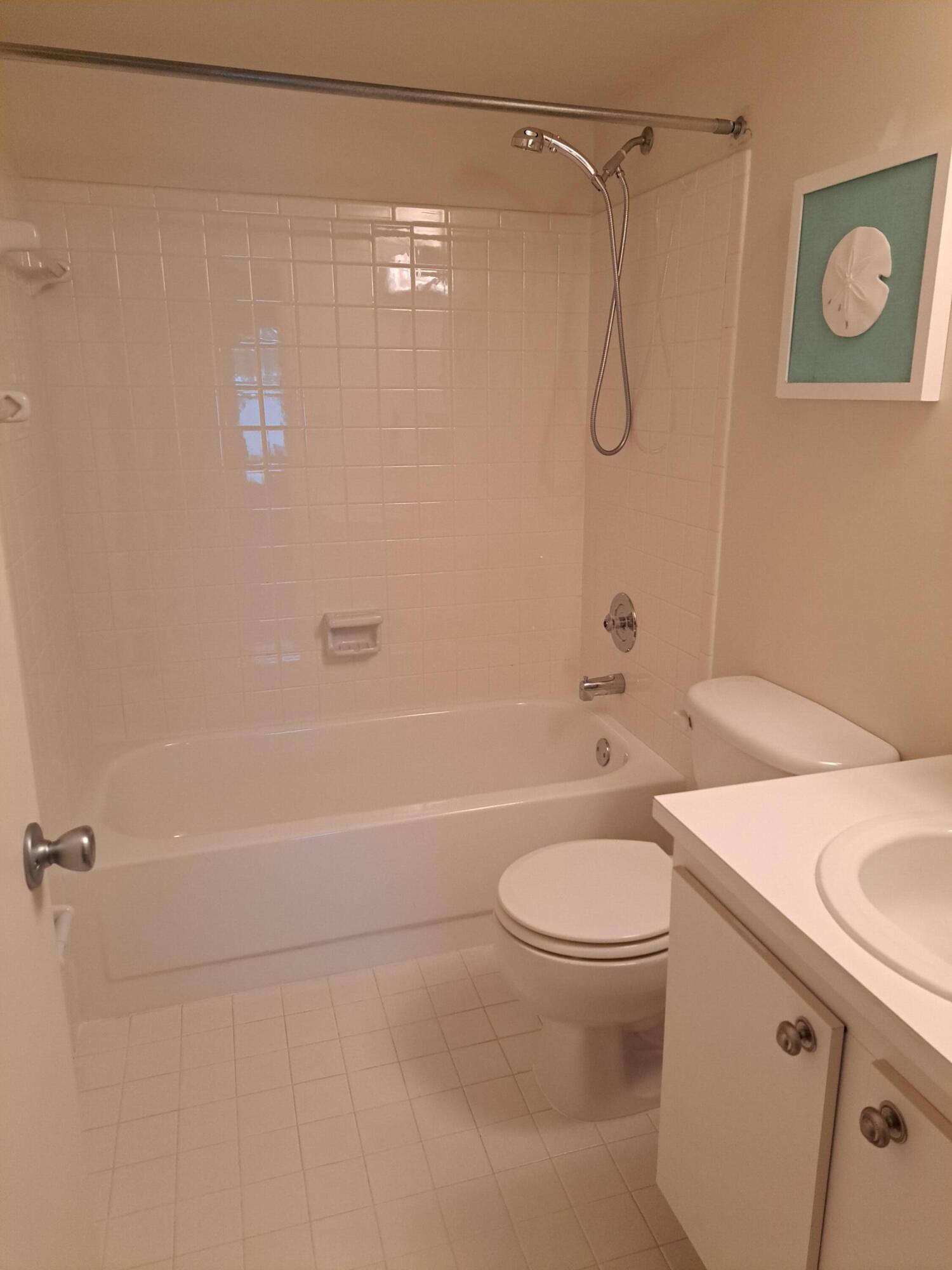 TWIN LAKES SOUTH & TOWN VILLAS CONDO - Residential Lease