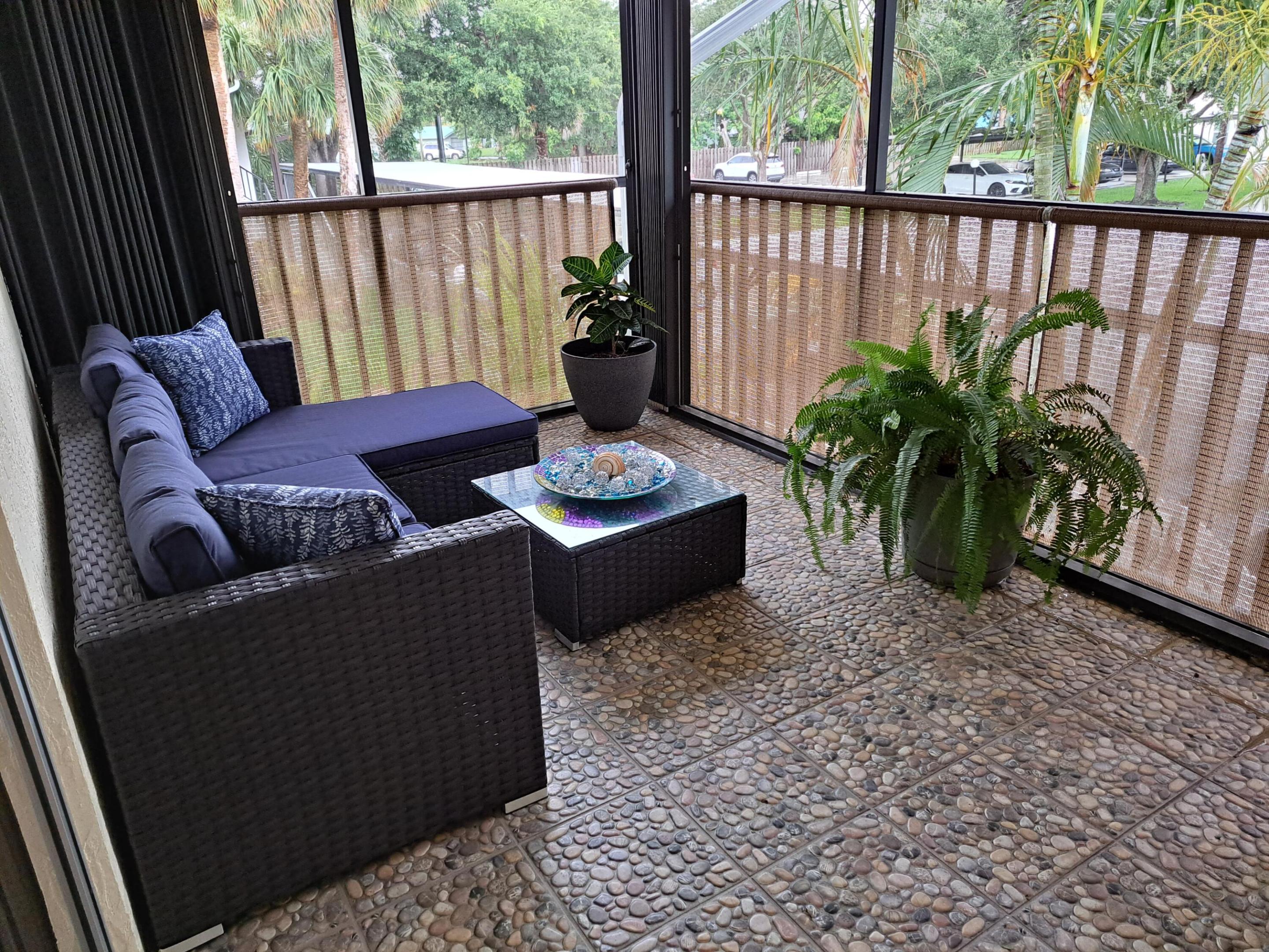 TWIN LAKES SOUTH & TOWN VILLAS CONDO - Residential Lease