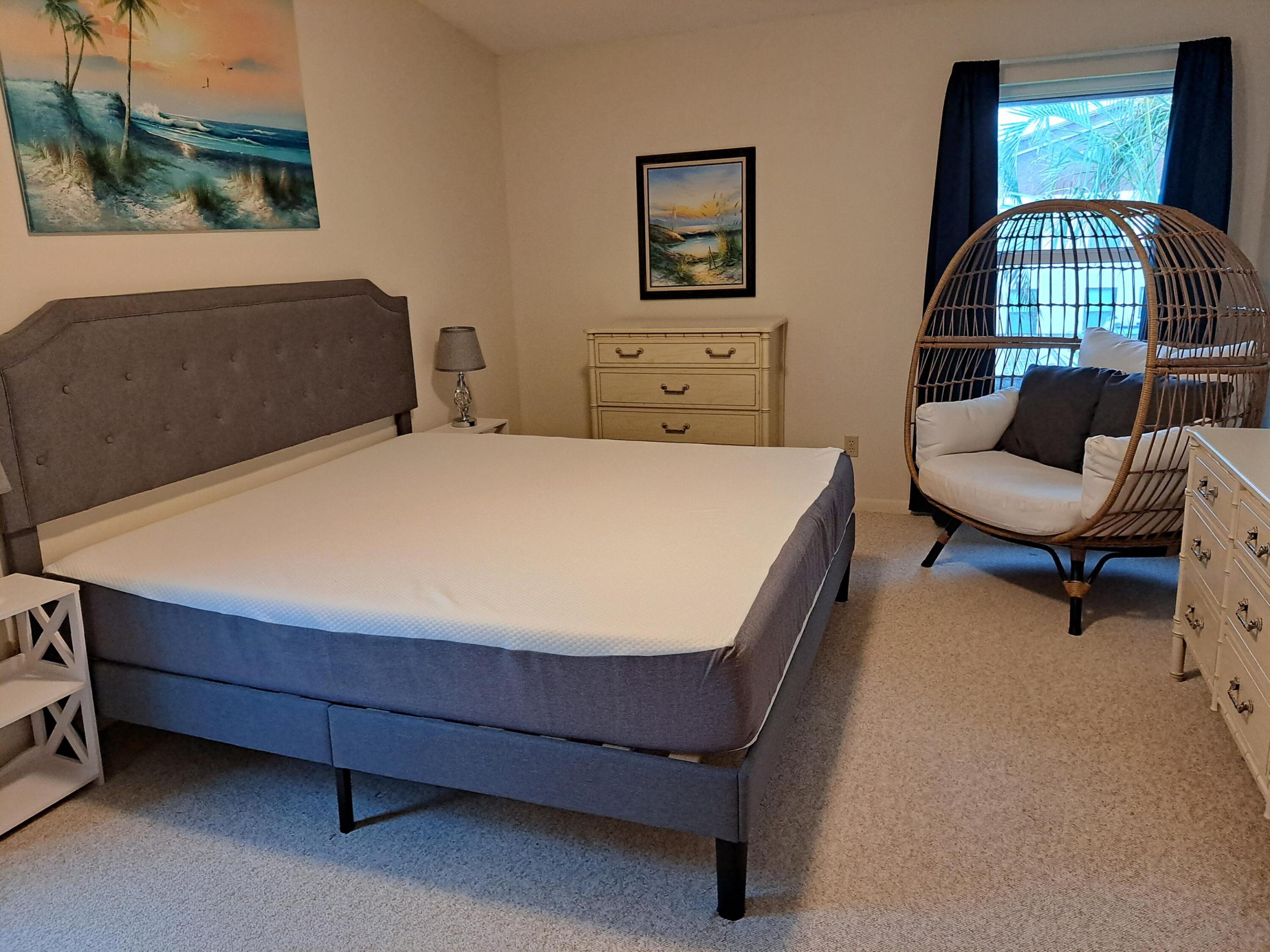 TWIN LAKES SOUTH & TOWN VILLAS CONDO - Residential Lease