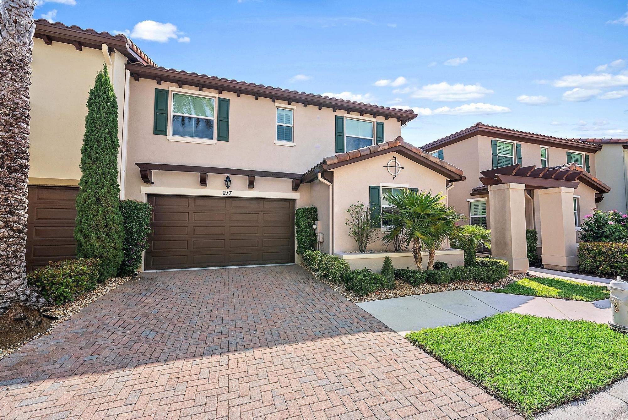 217 Diamante Way