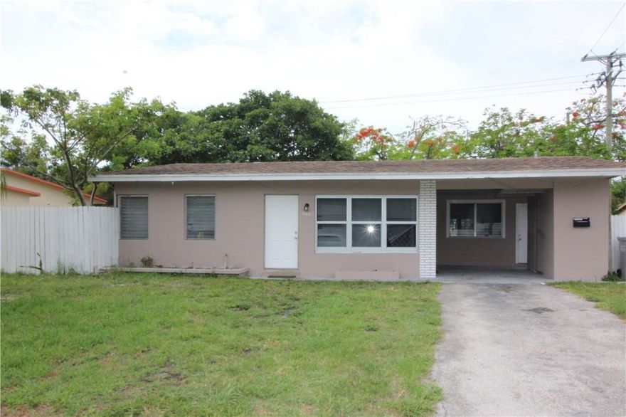BRIGHT LARGE 3 BEDROOM 1 BATH IN HIGHLY DESIRED CRESTHAVEN. LARGE YARD, ROOM FOR A POOL. LARGE OPEN EAT IN KITCHEN. ROOM TO ADD ANOTHER BEDROOM. ONE CAR CARPORT. TILE FLOORS THROUGHOUT. SCREENED PORCH.