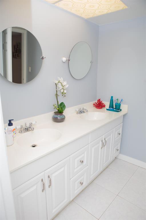 CHERRY LANE TWNHS - Residential