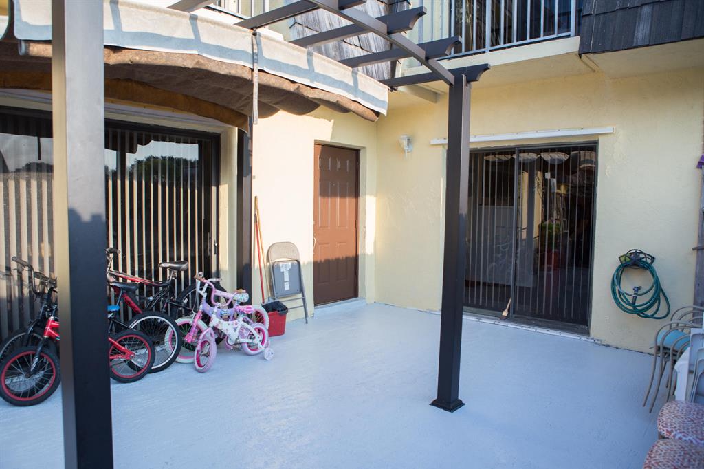 CHERRY LANE TWNHS - Residential