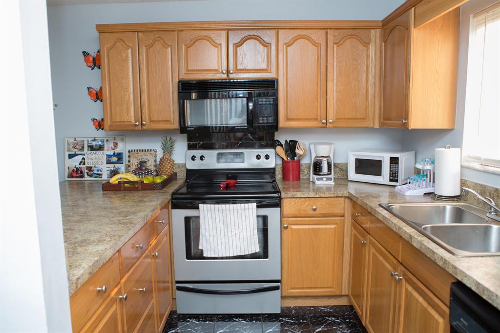 CHERRY LANE TWNHS - Residential