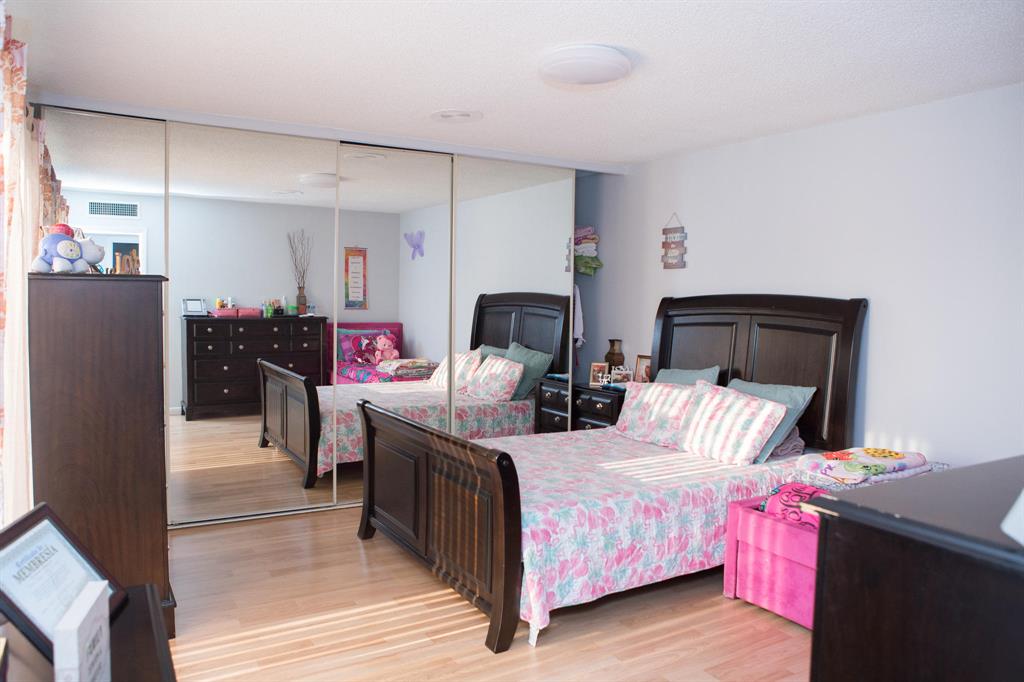 CHERRY LANE TWNHS - Residential