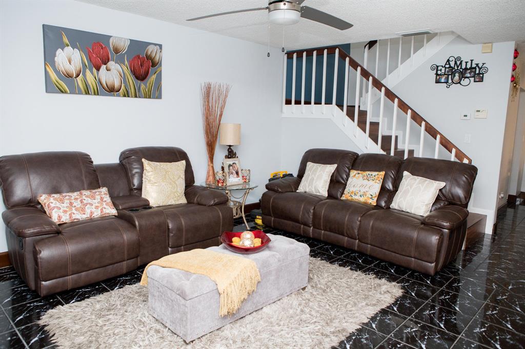 CHERRY LANE TWNHS - Residential