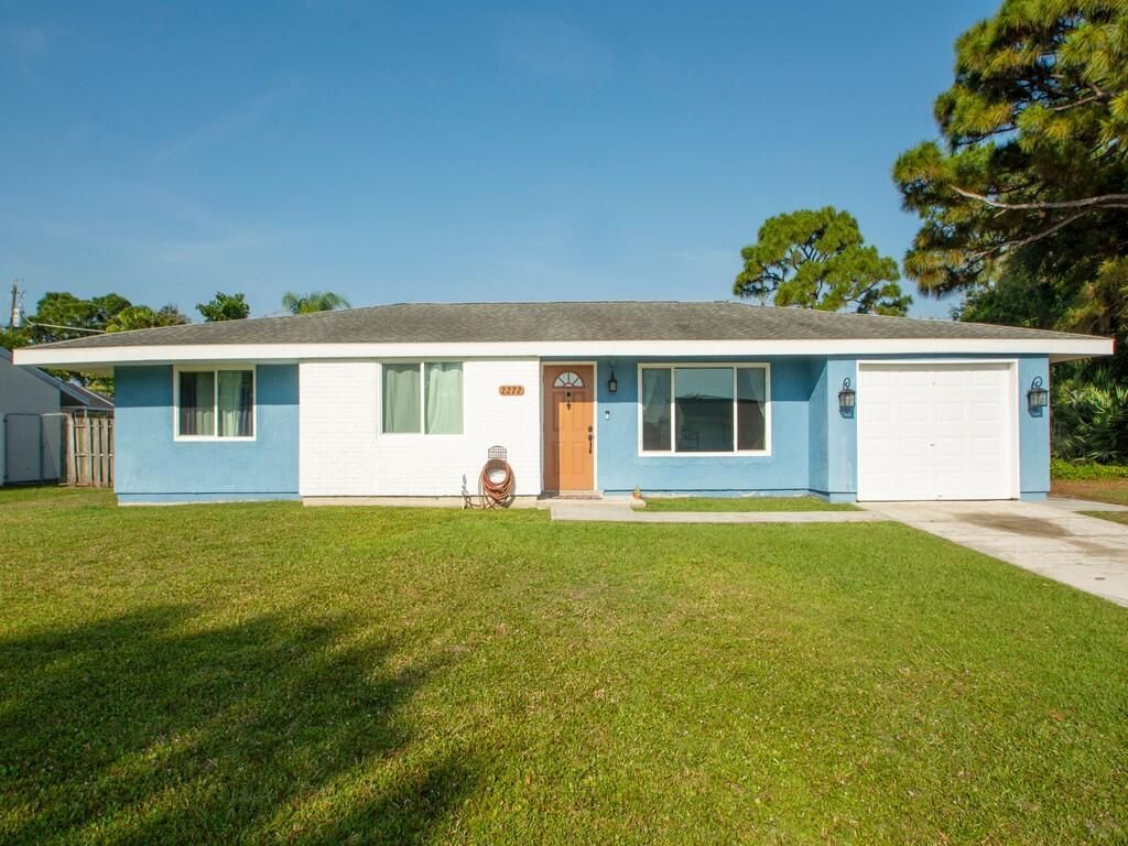 Photo of 2272 SE Midtown Road, Port Saint Lucie, FL 34952 (MLS # R10798191)