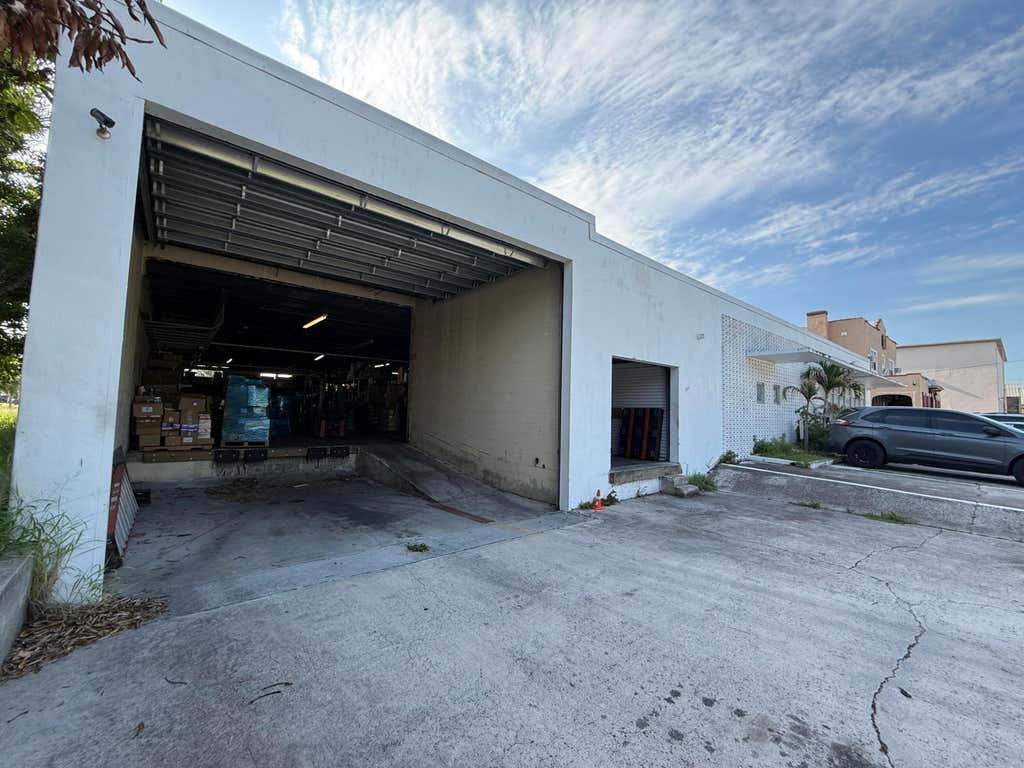 Photo of 602 S 5TH Street, Fort Pierce, FL 34950 (MLS # B26063211)