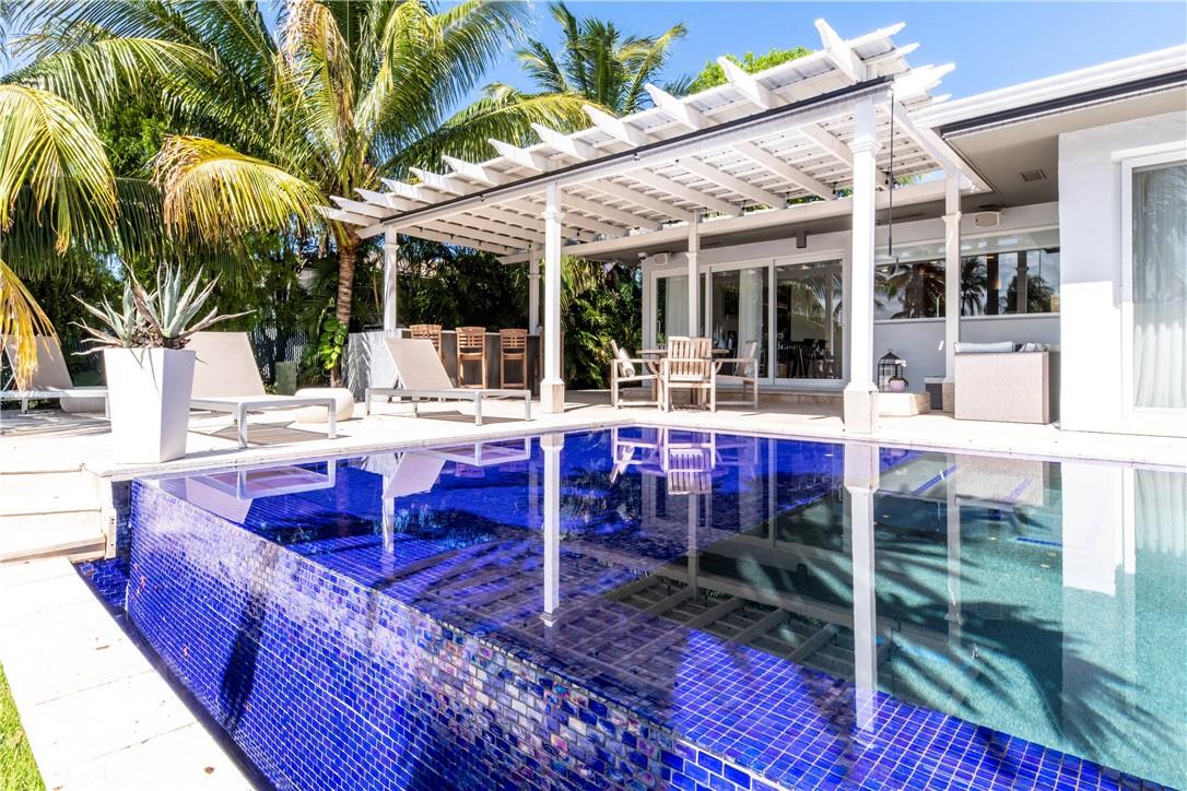 Santa Barbara Shores 33-2 - Residential