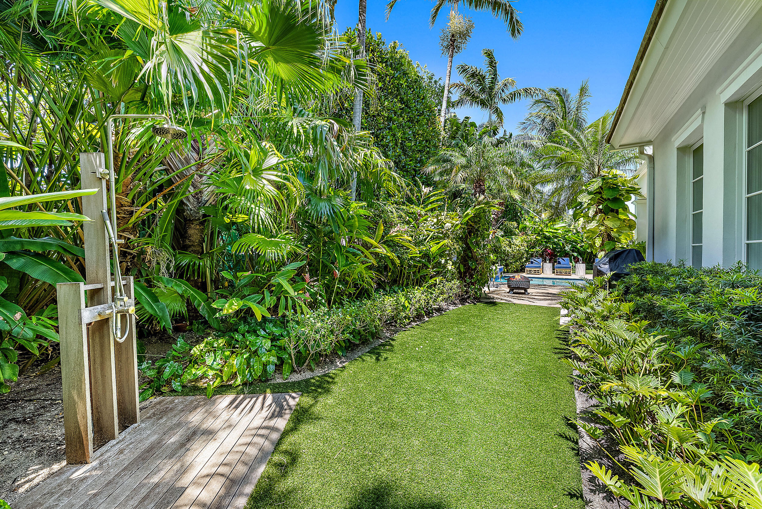 EL ENCANTO - Residential