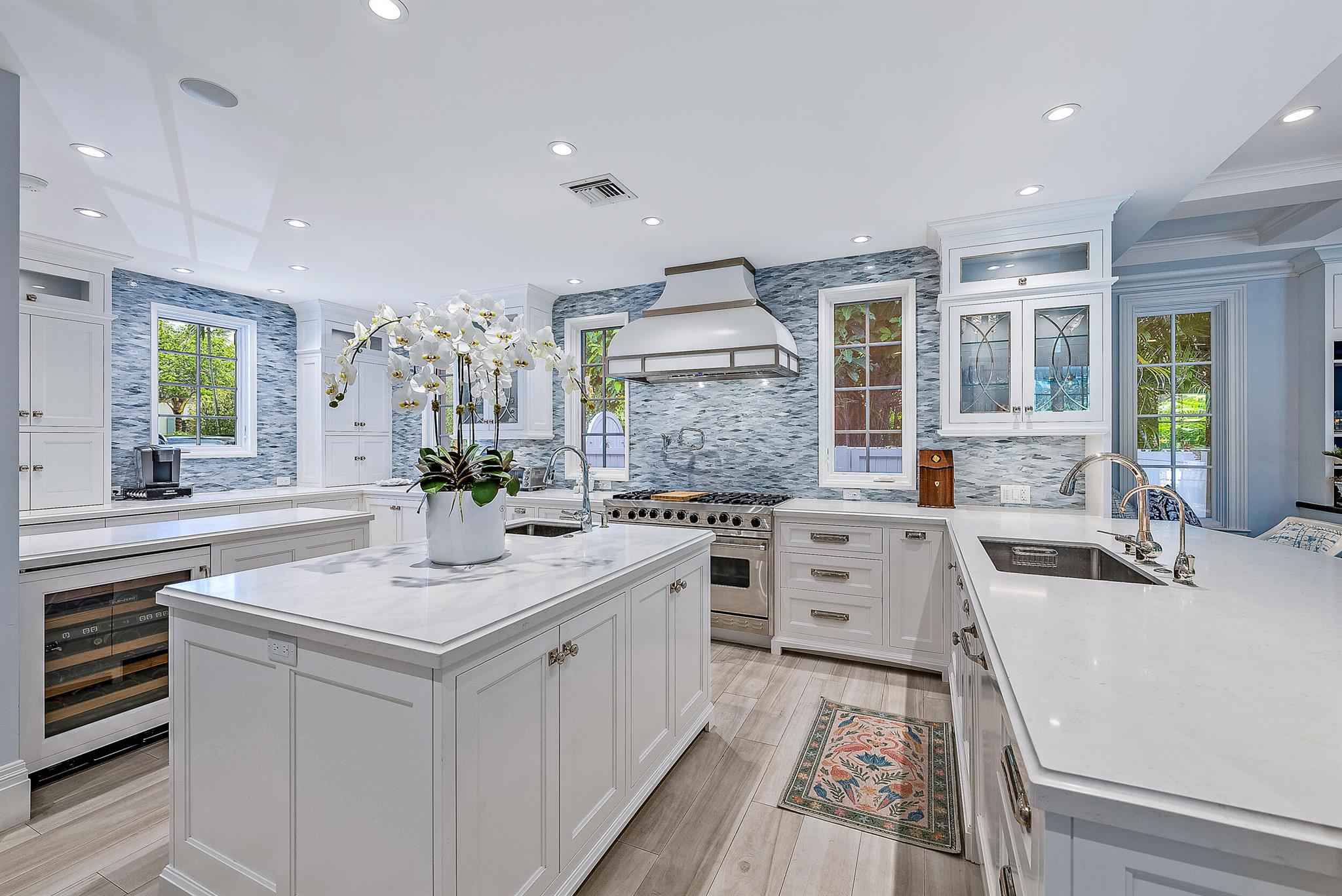 EL ENCANTO - Residential