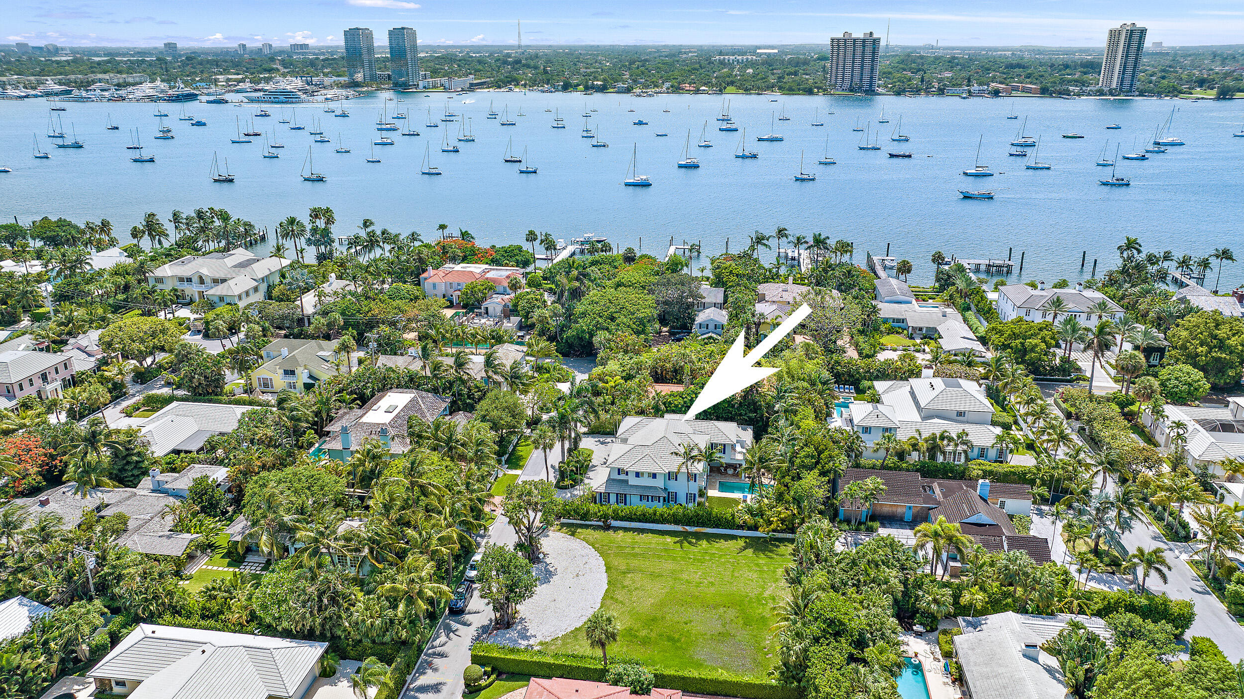 EL ENCANTO - Residential