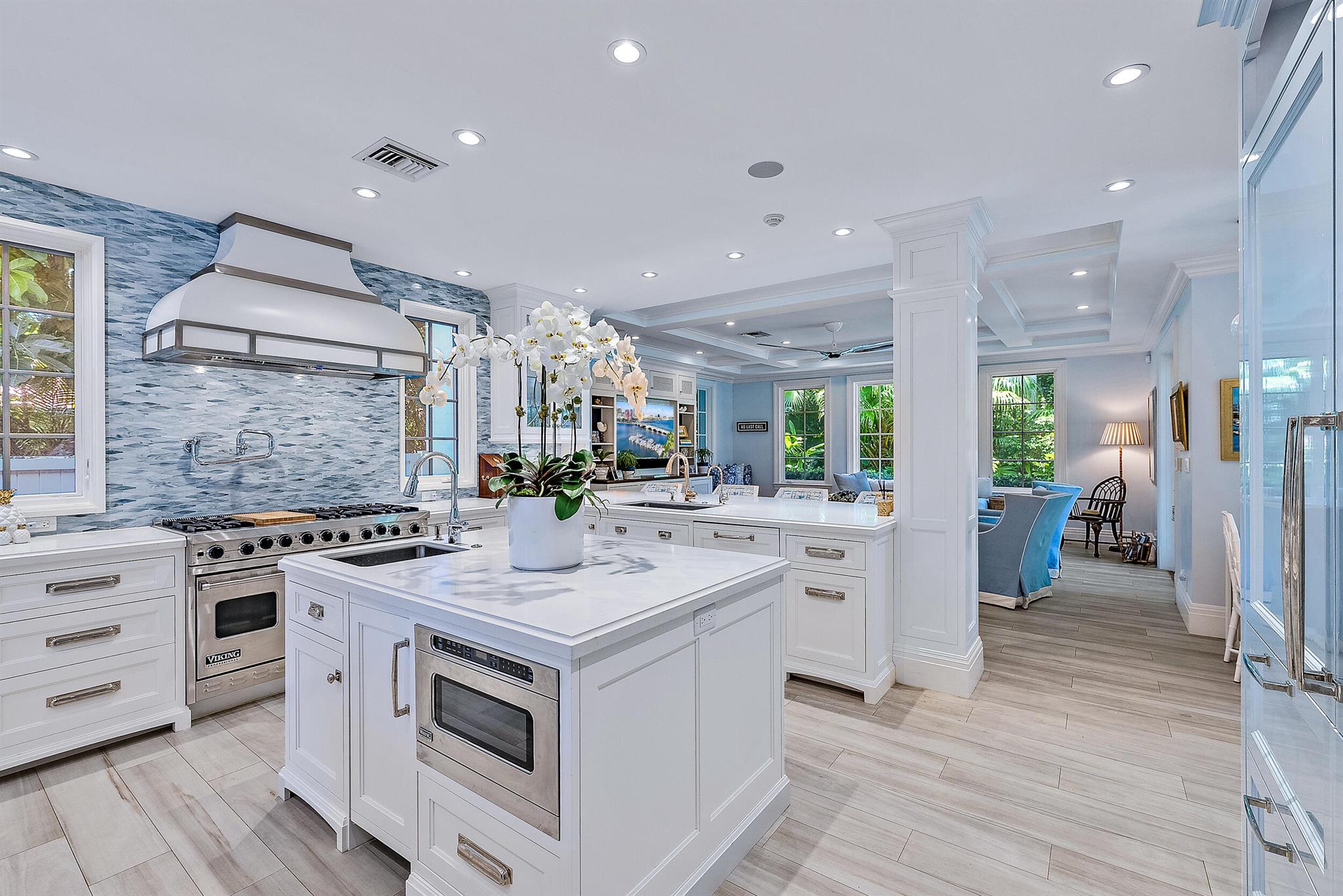 EL ENCANTO - Residential