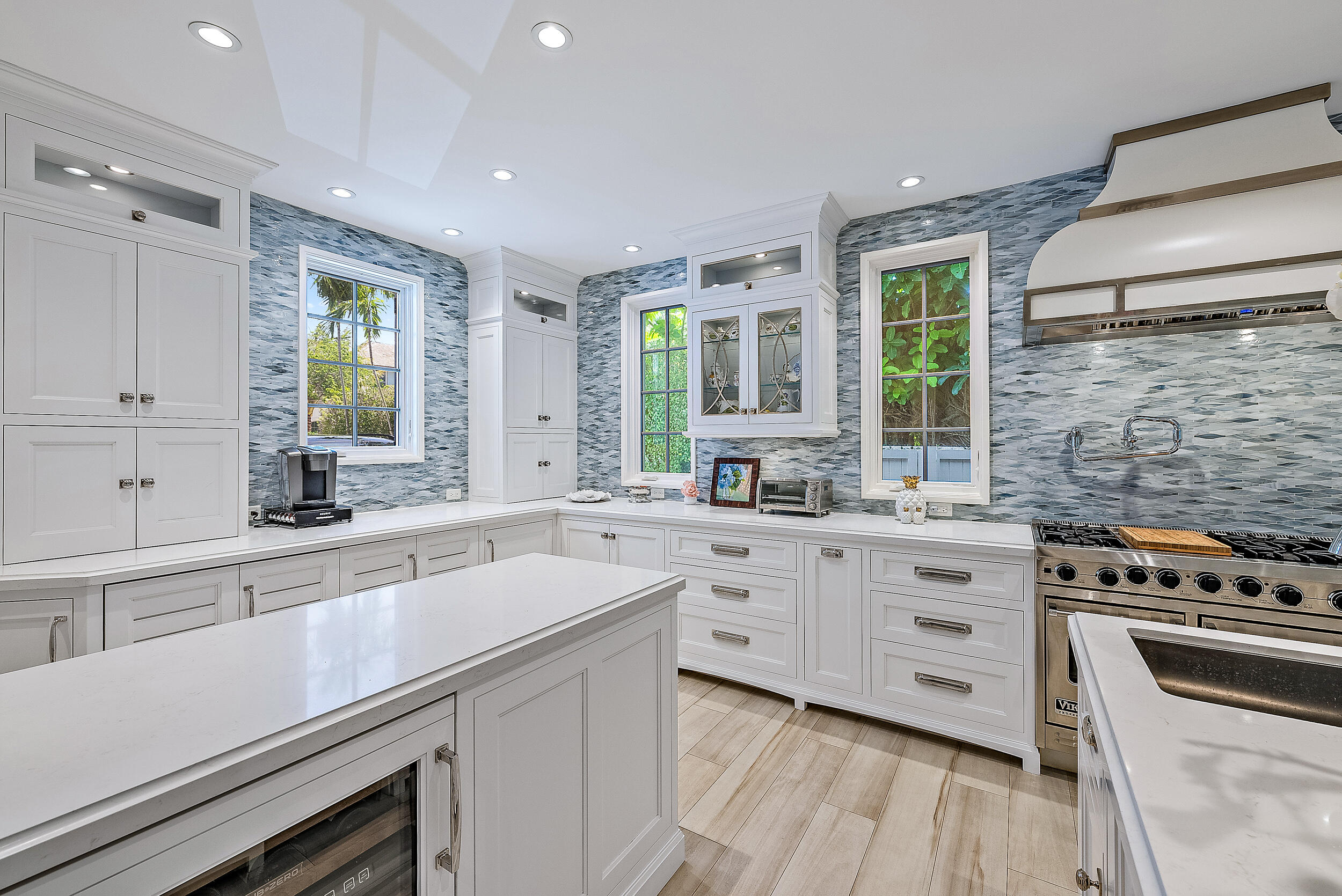 EL ENCANTO - Residential